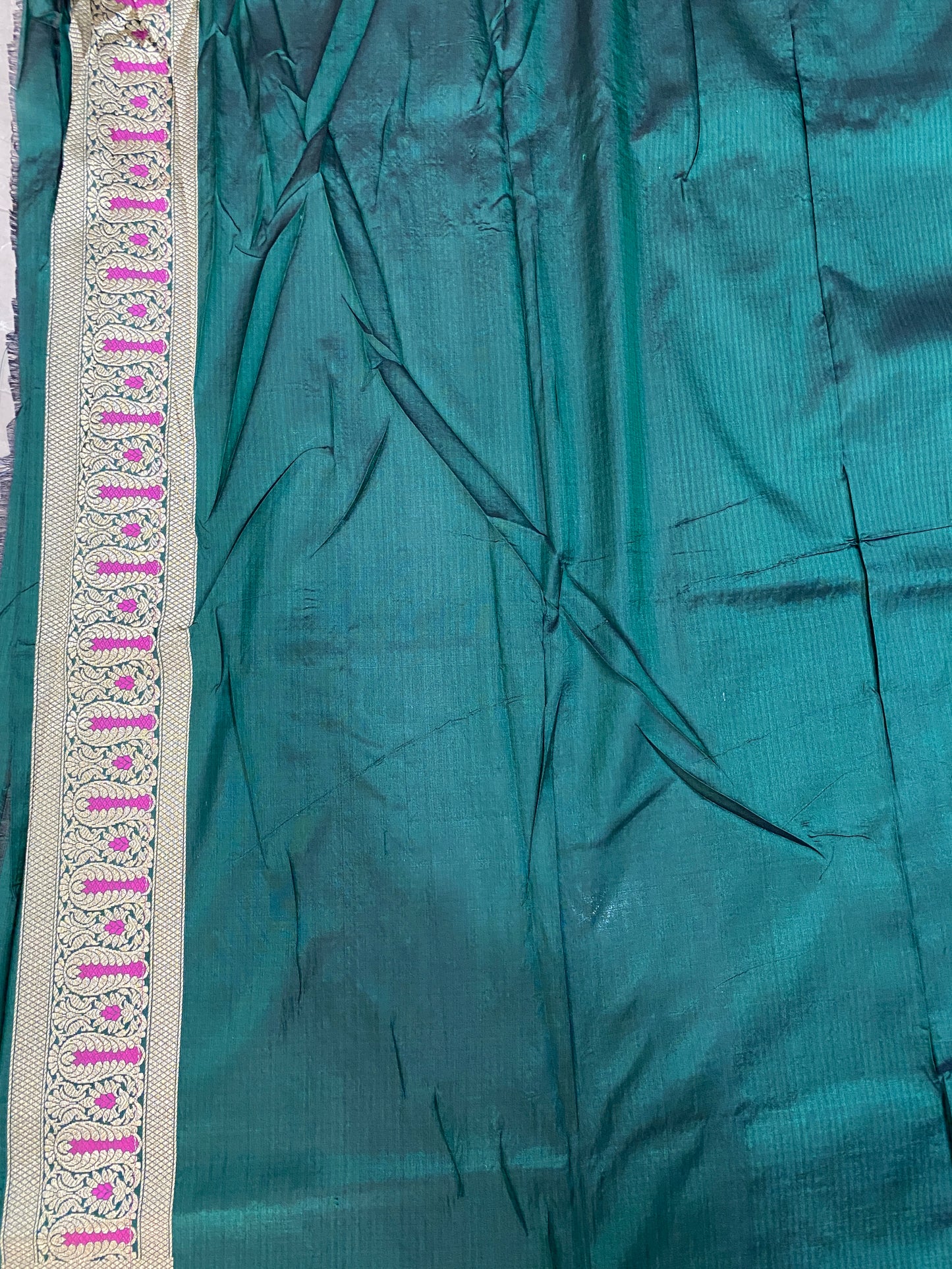 Emerald Patola Elegance — Bottle Green Pure Silk Banarasi Saree with All Over Patola Weave by Shades Of Banaras - banarasi - banarasi saree shop - banarasi saree manufacturers - banarasi saree wholesale - banaraasi sarees