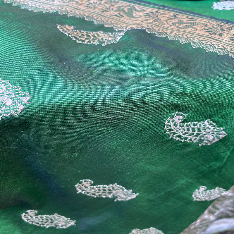 Classic green Banarasi handloom kadhwa silk scarf, exuding sophistication and style. Handcrafted with artisanal expertise. Shop now!