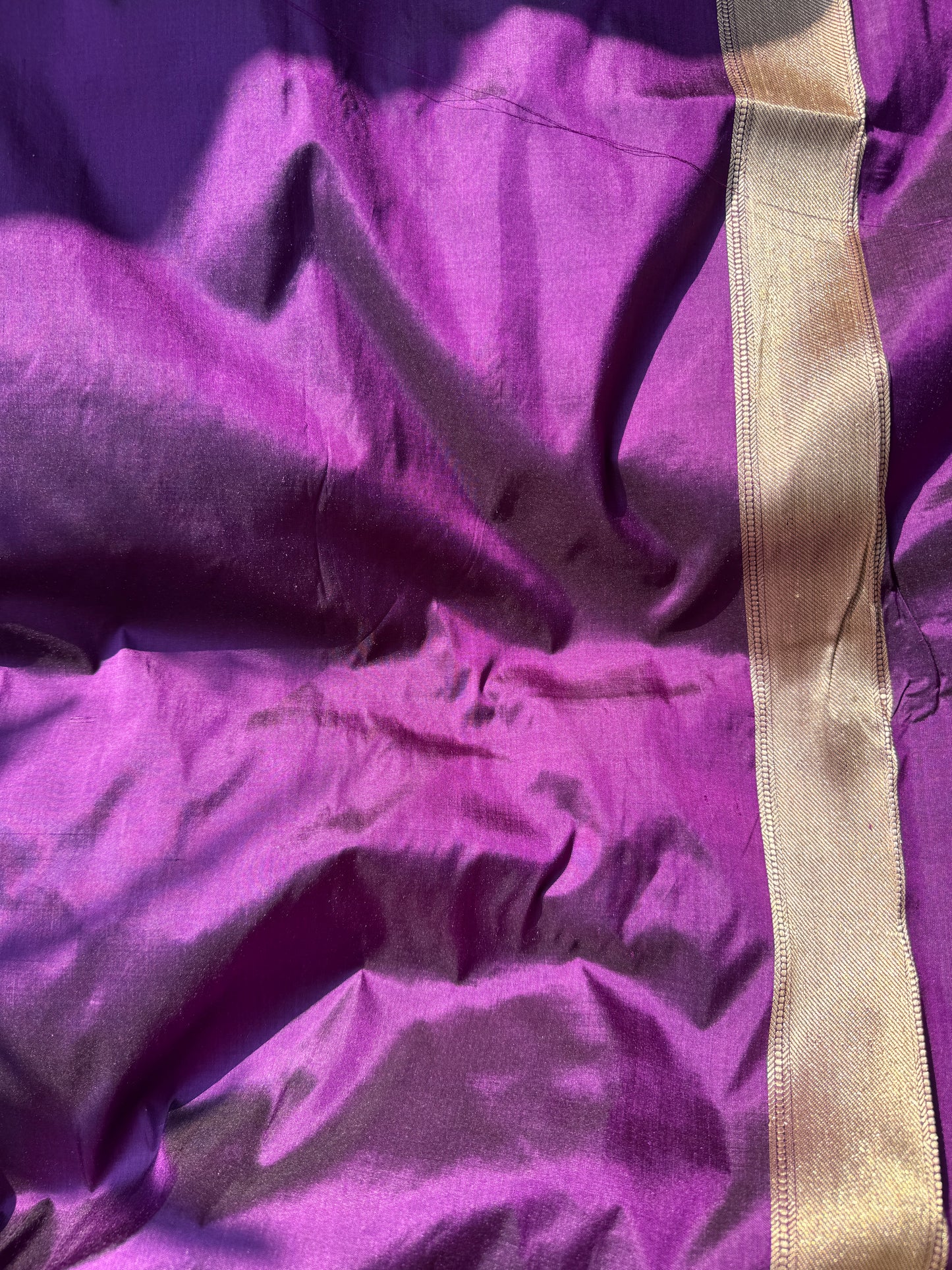 Purple Pure Katan Silk Handloom Banarasi Saree with Shikargah Weave & Bird Motifs by Shades Of Benares - banarasi - banarasi saree shop - banarasi saree manufacturers - banarasi saree wholesale - banaraasi sarees