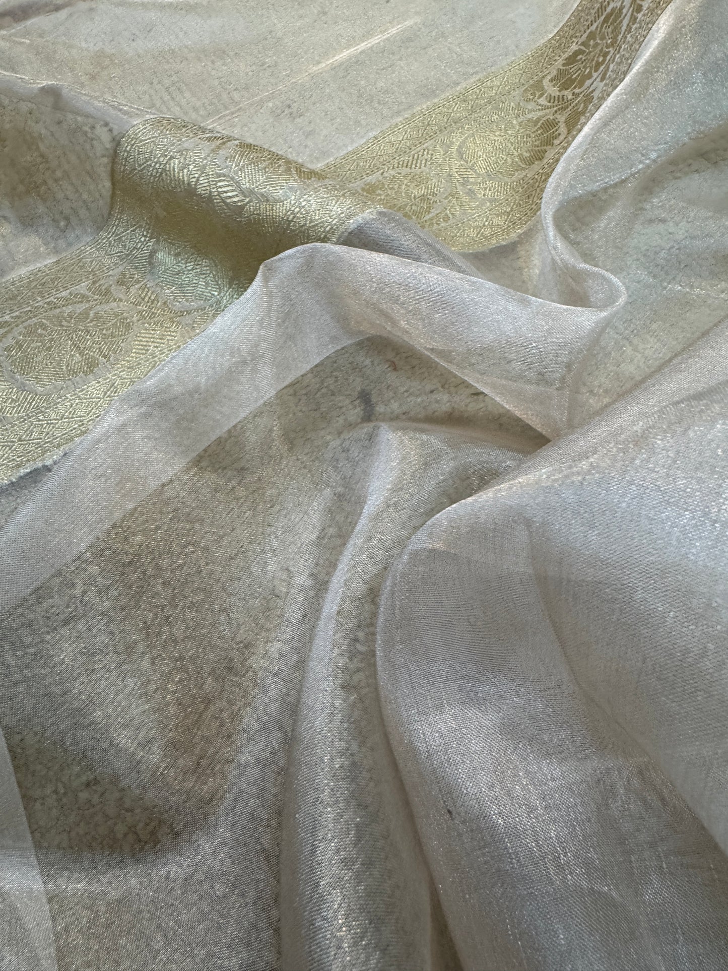 Creme Pure Tissue Handloom Banarasi Saree with All Over Kadhwa Weaving by Shades Of Benares - banarasi - banarasi saree shop - banarasi saree manufacturers - banarasi saree wholesale - banaraasi sarees