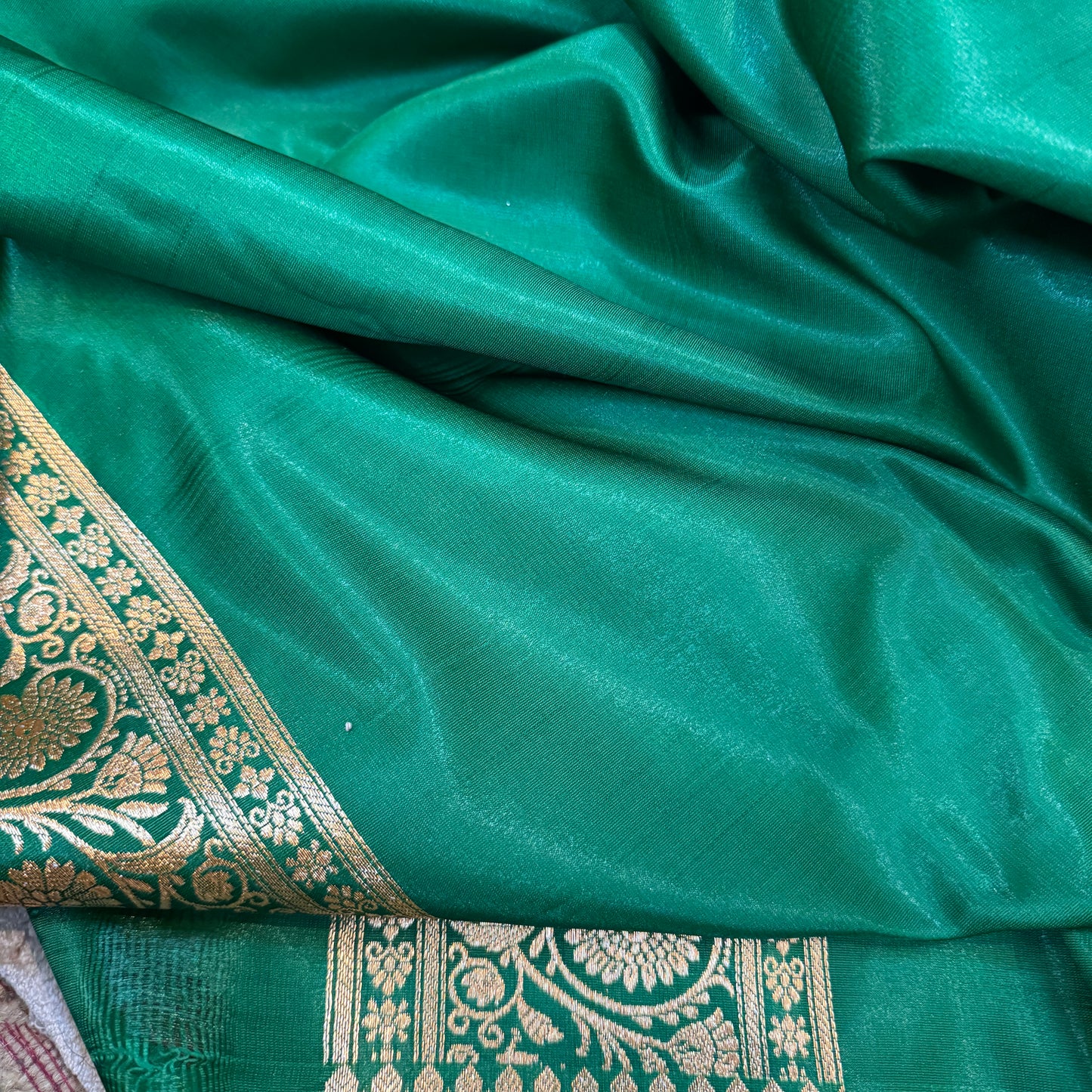 Wine Pure Silk Handloom Banarasi Saree with All Over Gold Zari Woven Butis & Green Plain Silk Blouse Piece – Ultra Soft & Smooth by Shades Of Benares - banarasi - banarasi saree shop - banarasi saree manufacturers - banarasi saree wholesale - banaraasi sarees