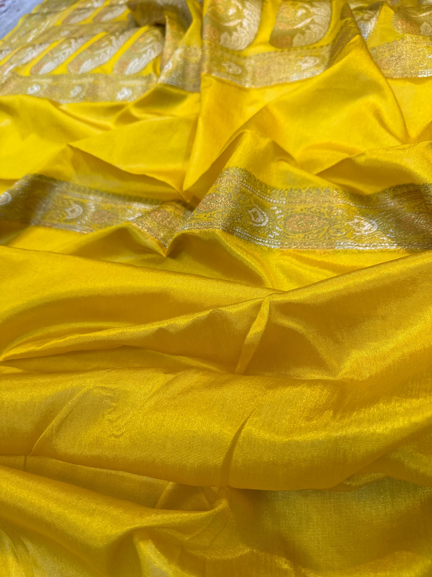 Yellow Pure Chiffon Handloom Banarasi Saree by Shades Of Benares - banarasi - banarasi saree shop - banarasi saree manufacturers - banarasi saree wholesale - banaraasi sarees