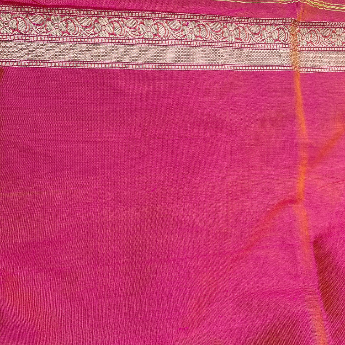 The Rose Gold Luxe: Pink Kadhiyal Minakari Jaal Pure Silk Handloom Banarasi Saree by Shades Of Banaras - banarasi - banarasi saree shop - banarasi saree manufacturers - banarasi saree wholesale - banaraasi sarees - banarasi sari - banarasi saris