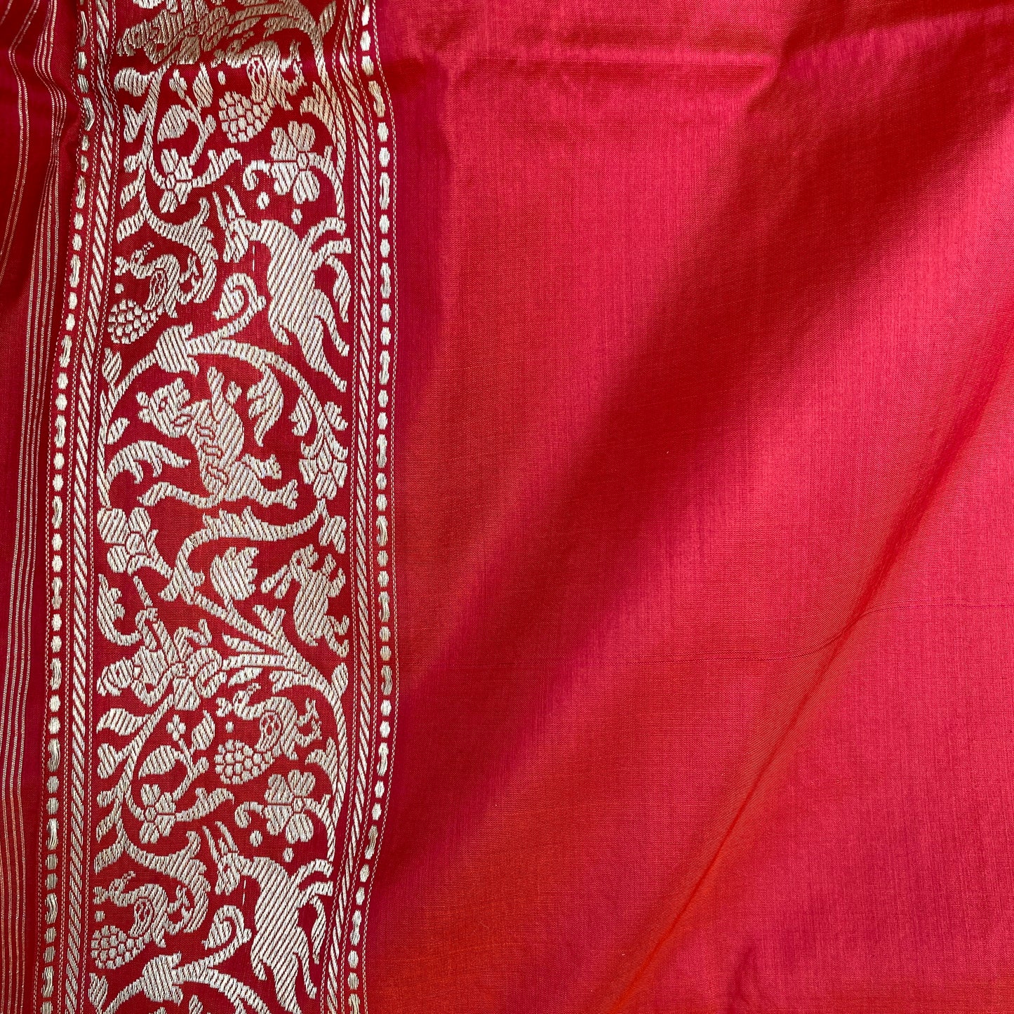 Luxe Heritage: The Crimson Shikaargaah Couture Pure Silk Banarasi Saree by Shades Of Banaras - banarasi - banarasi saree shop - banarasi saree manufacturers - banarasi saree wholesale - banaraasi sarees - banarasi sari - banarasi saris