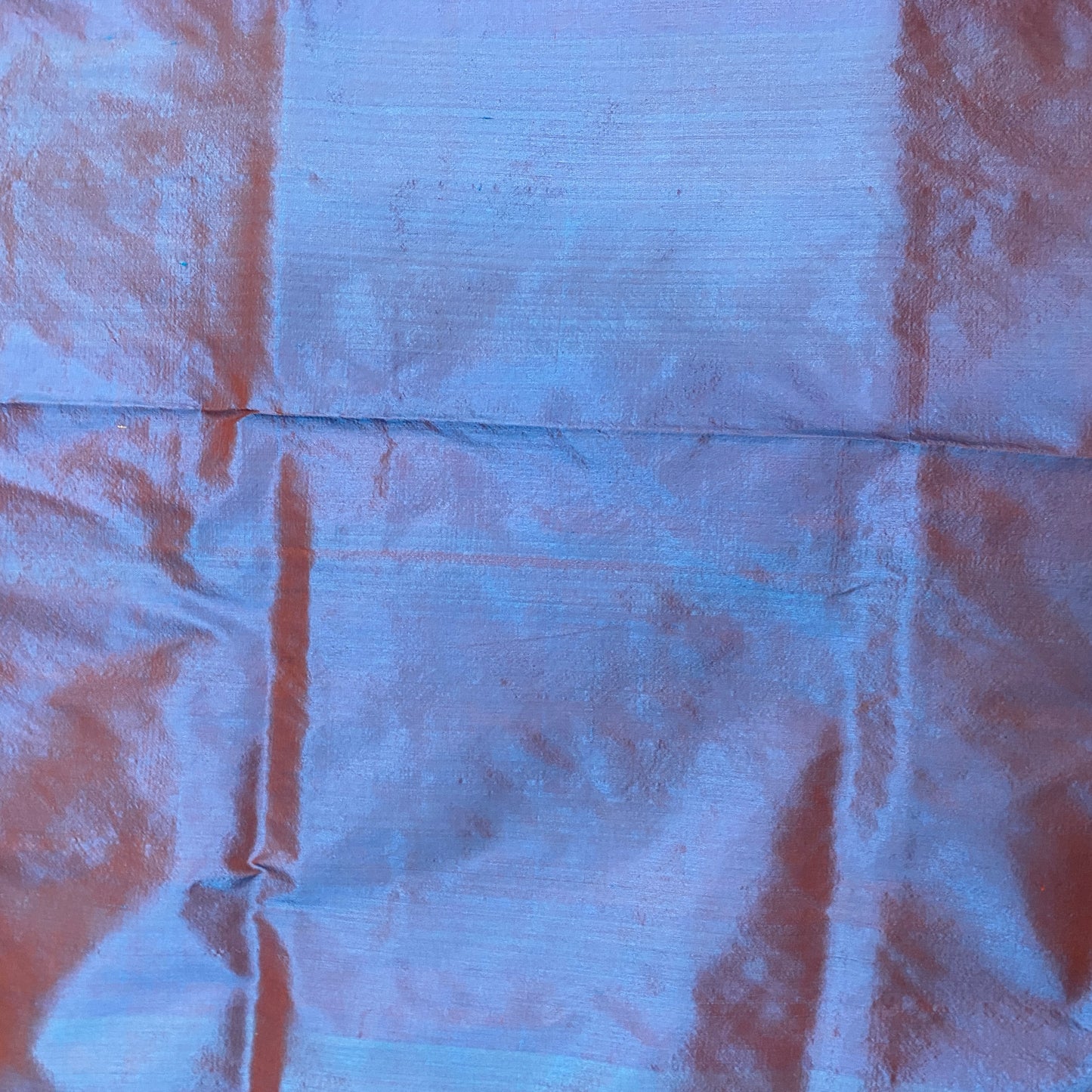 Luxe Midnight Iridescence: Handwoven Pure Silk Shikaargaah Banarasi Saree by Shades Of Banaras - banarasi - banarasi saree shop - banarasi saree manufacturers - banarasi saree wholesale - banaraasi sarees - banarasi sari - banarasi saris - silk saree - silk sari - wedding saree - wedding sari - designer sari - wedding collection - gifting