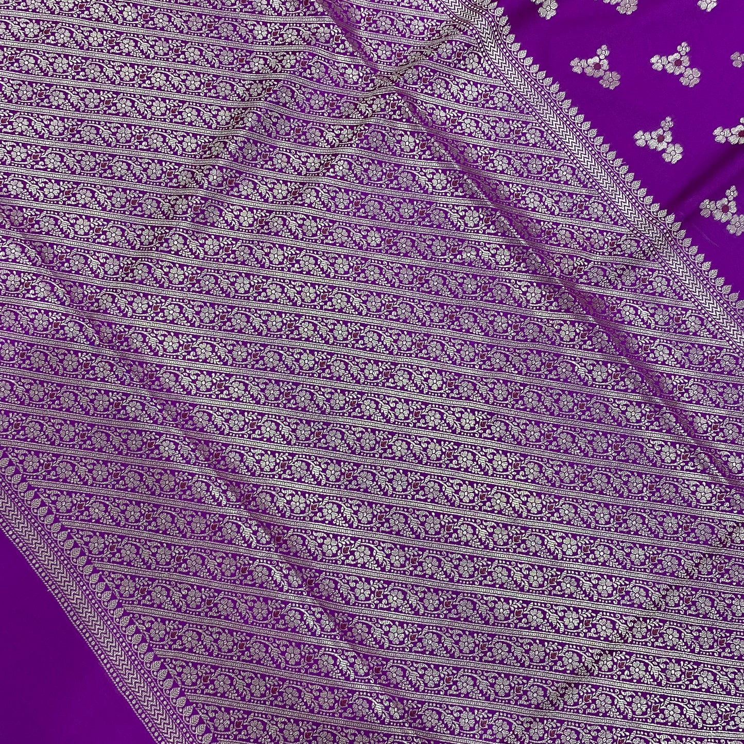 Royal Violet Muse: Handwoven Luxe Silk Banarasi Saree