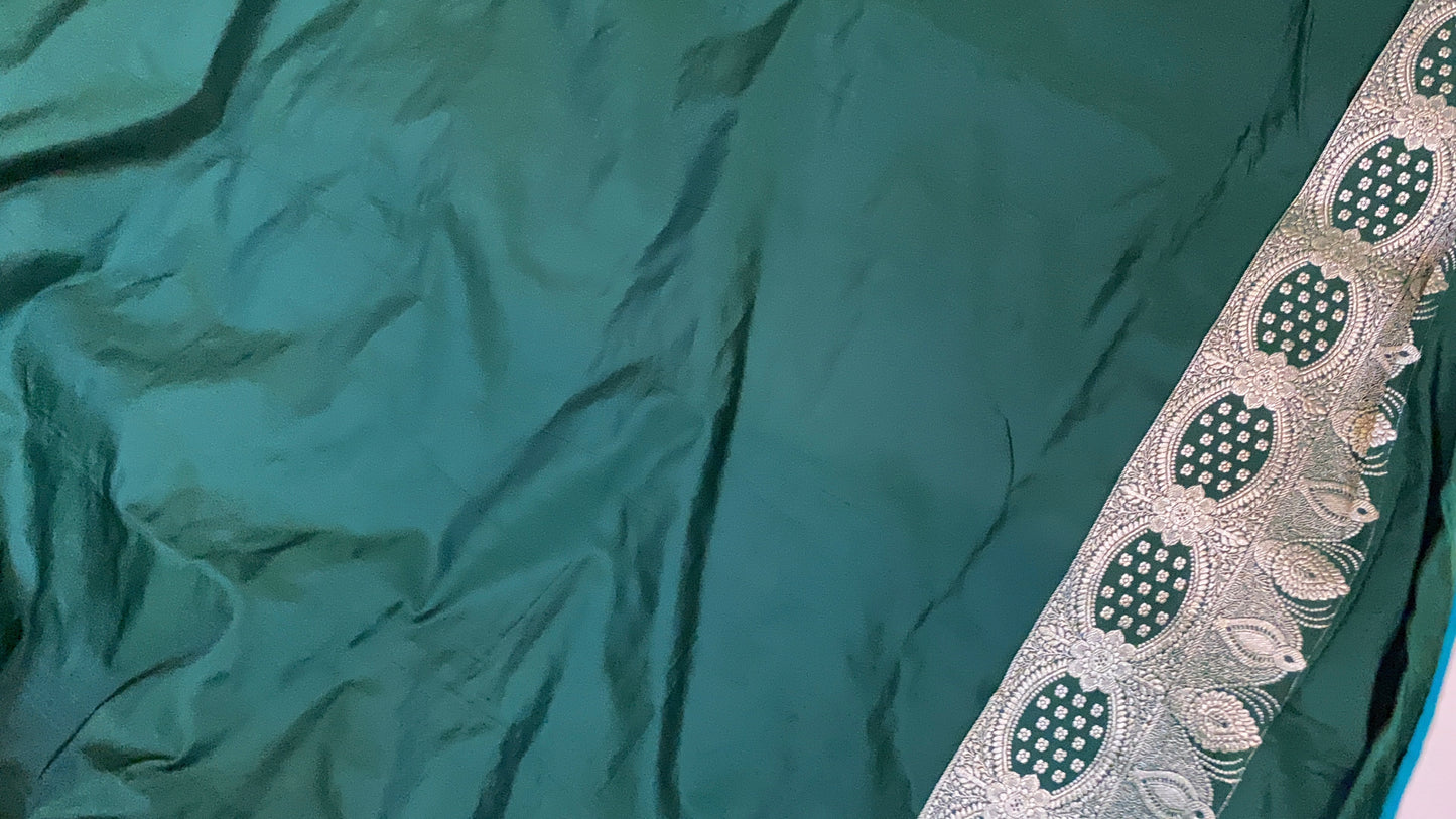 Exquisite Bottle Green Handloom Pure Silk Banarasi Saree by Shades Of Benares - banarasi - banarasi saree shop - banarasi saree manufacturers - banarasi saree wholesale - banaraasi sarees
