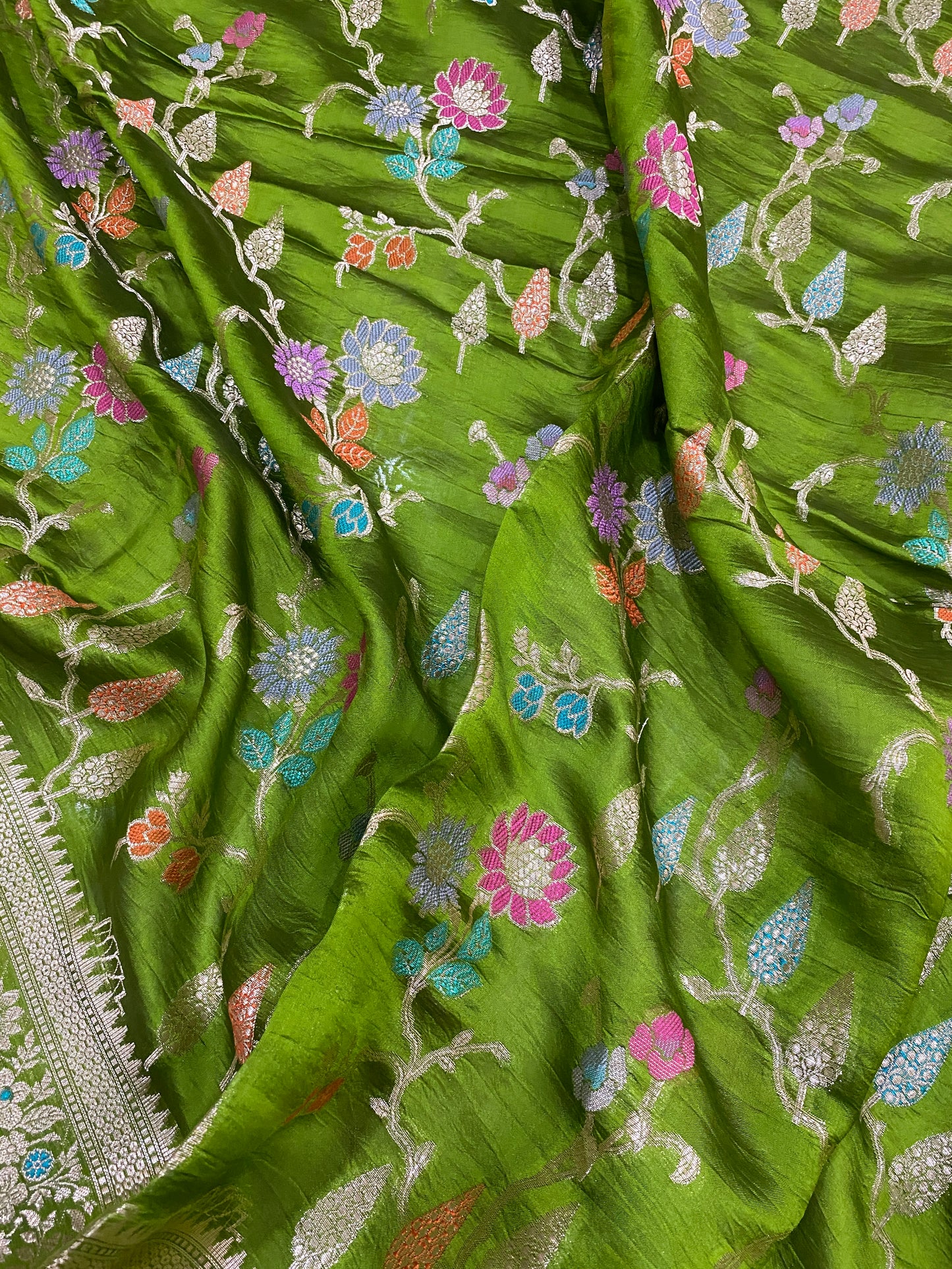 Verde Splendida Luxe Pure Katan Silk Banarasi Saree In Minakari Jaal