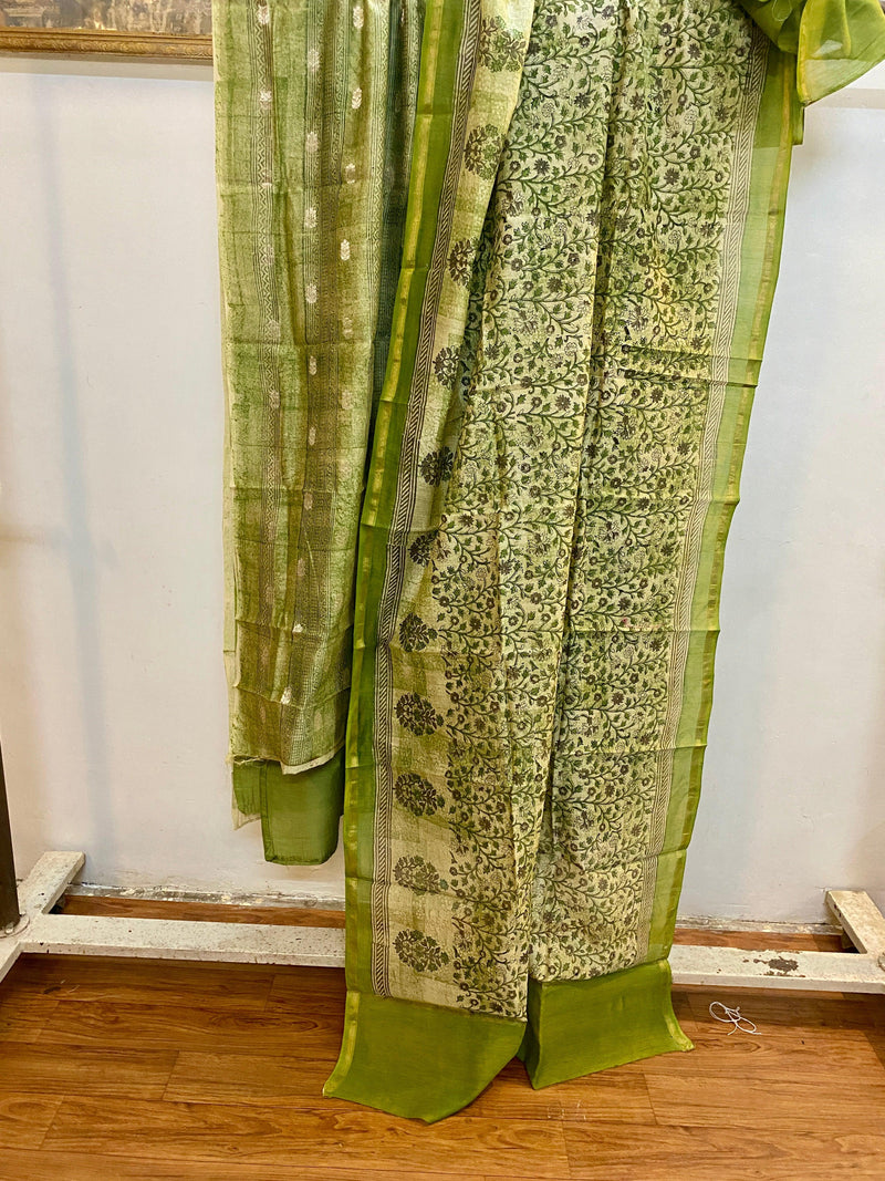 Green Banarasi Pure cotton handloom 3 pcs suit set - Shades Of Benares