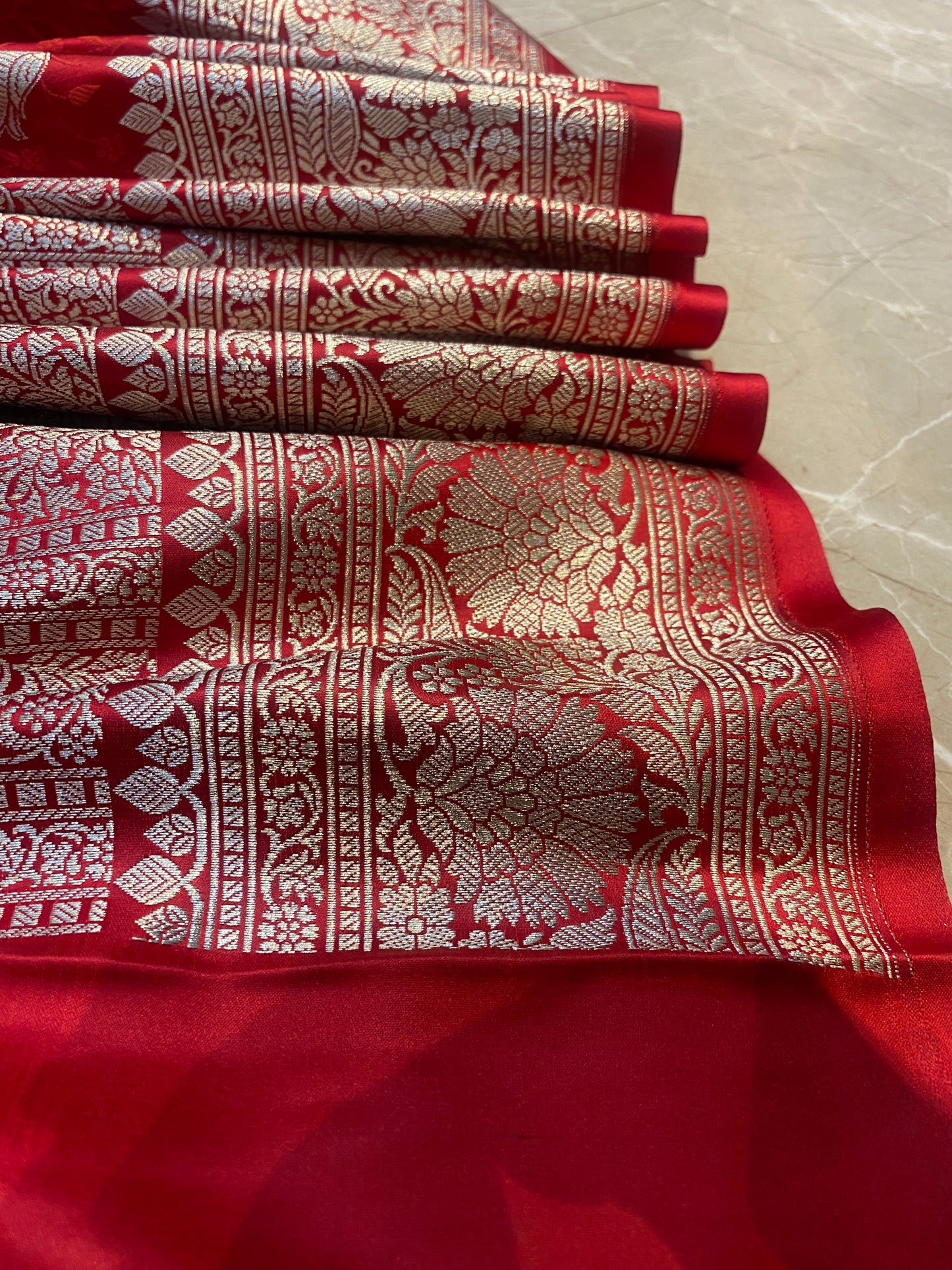 Red Pure Silk Banarasi Saree with Tanchui Weave & Bird Motifs by Shades Of Benares - banarasi - banarasi saree shop - banarasi saree manufacturers - banarasi saree wholesale - banaraasi sarees
