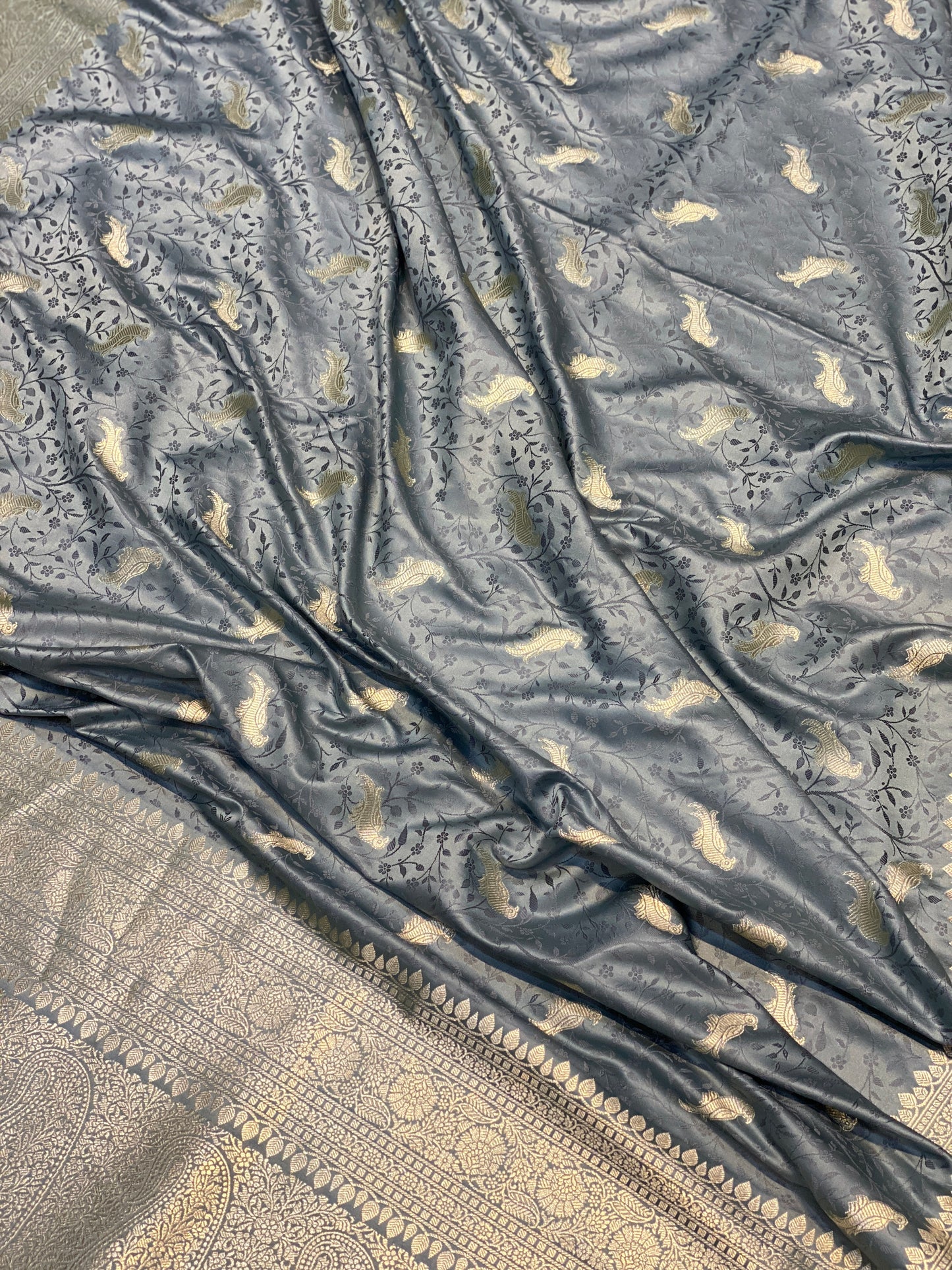 Grey Pure Silk Banarasi Saree with Tanchui Bird Motifs by Shades Of Benares - banarasi - banarasi saree shop - banarasi saree manufacturers - banarasi saree wholesale - banaraasi sarees