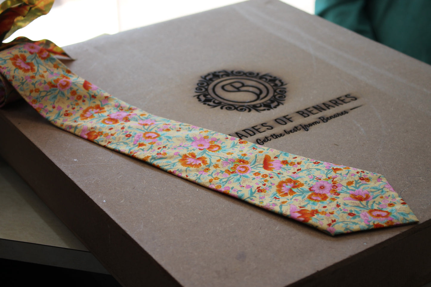 Elegant Creme and Pink Men's Neck Tie in Pure Banarasi Silk by Shades Of Benares - banarasi - banarasi saree shop - banarasi saree manufacturers - banarasi saree wholesale - banaraasi sarees