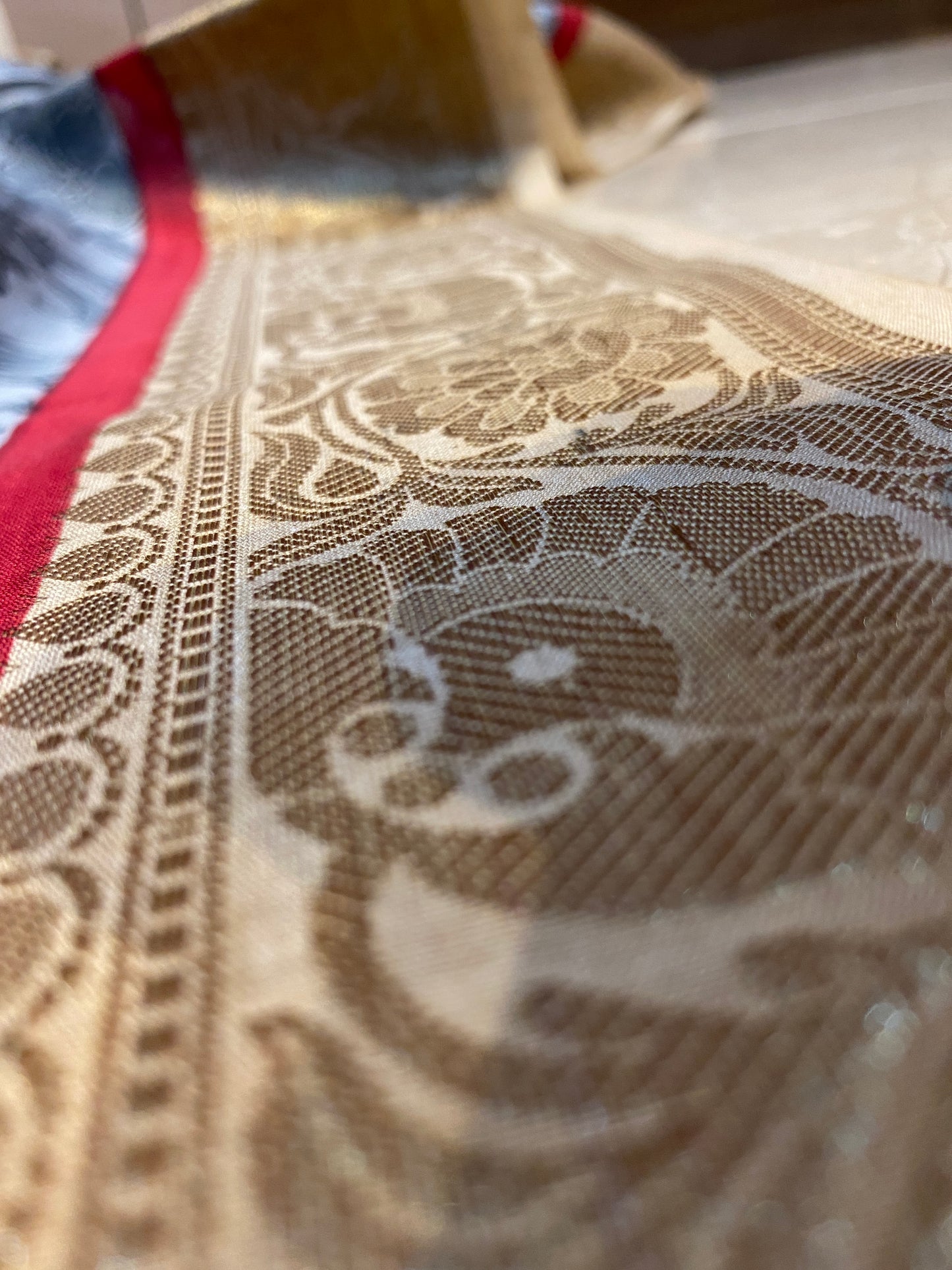 Grey Pure Chanderi Floral Hand Printed Banarasi Saree With Zari Border by Shades Of Benares - banarasi - banarasi saree shop - banarasi saree manufacturers - banarasi saree wholesale - banaraasi sarees