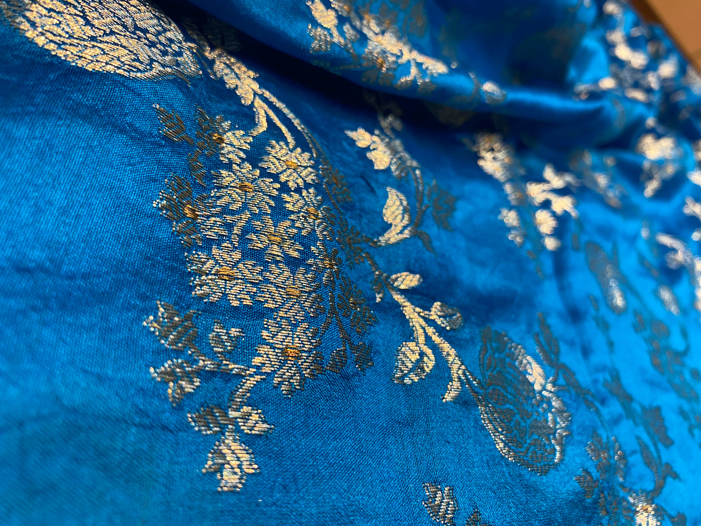 Light Blue Chiniya Moonga Silk Khaddi Banarasi Saree with Jaal by Shades Of Banaras - banarasi - banarasi saree shop - banarasi saree manufacturers - banarasi saree wholesale - banaraasi sarees
