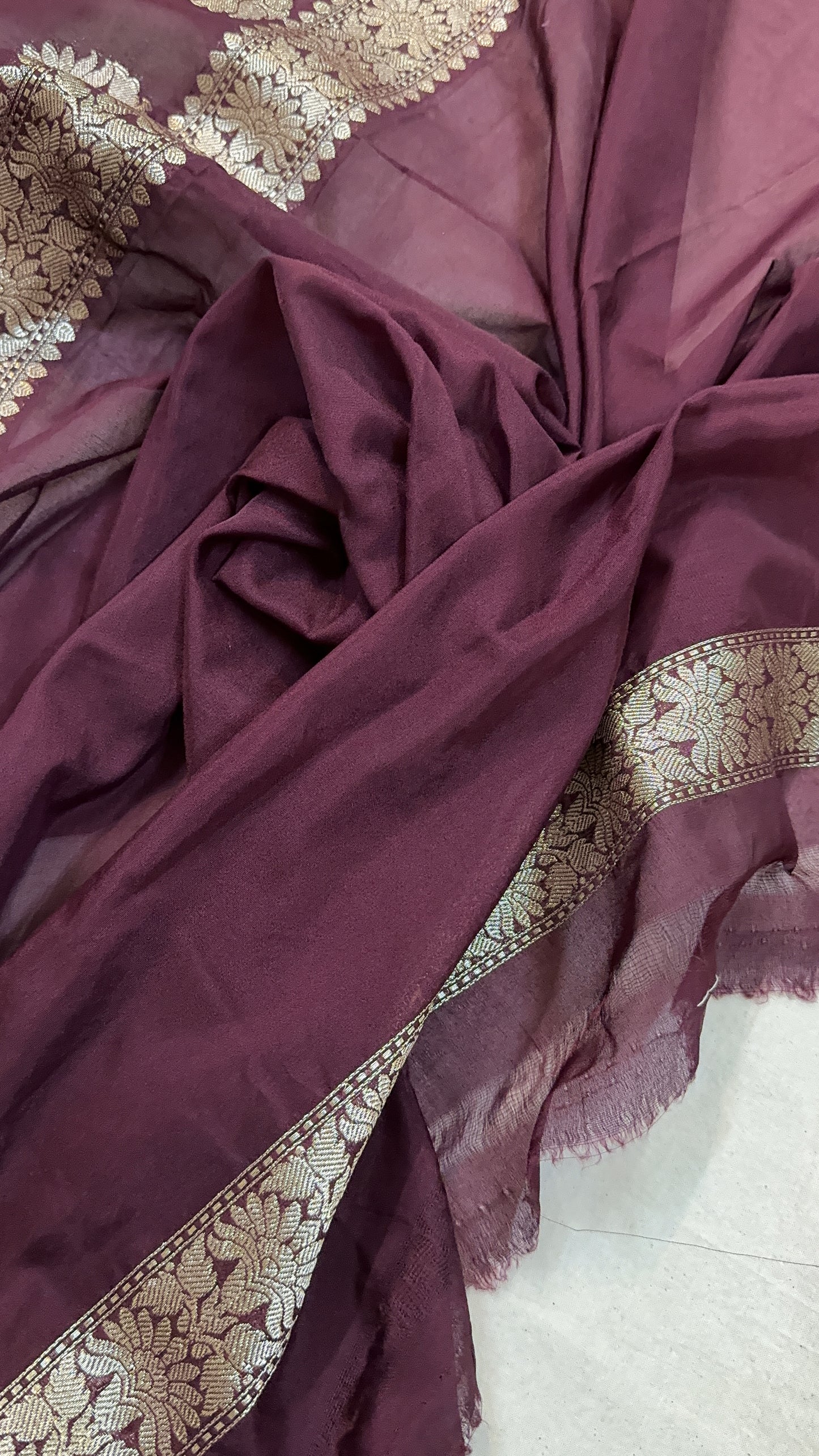 Serene Sophistication: The Sea Green & Brown Pure Chiffon Georgette Banarasi Saree by Shades Of Benares - banarasi - banarasi saree shop - banarasi saree manufacturers - banarasi saree wholesale - banaraasi sarees