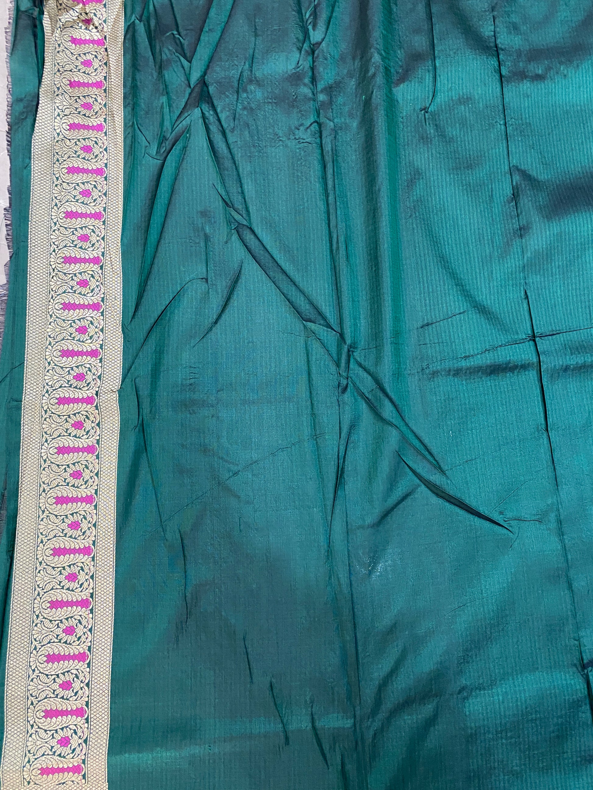 Emerald Patola Elegance — Bottle Green Pure Silk Banarasi Saree with All Over Patola Weave by Shades Of Banaras - banarasi - banarasi saree shop - banarasi saree manufacturers - banarasi saree wholesale - banaraasi sarees