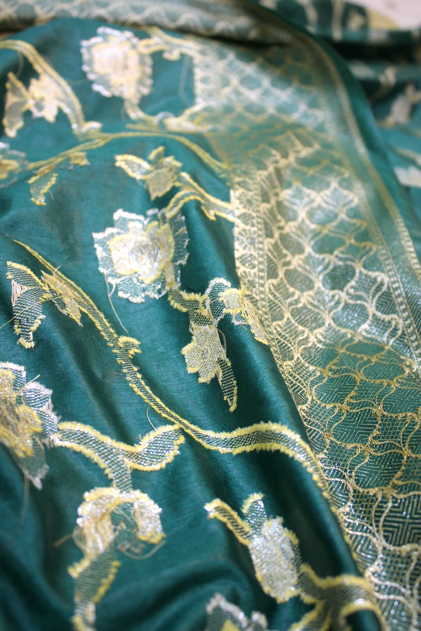 Bottle Green Sona Rupa Katan Soft Butter Silk Handloom Banarasi Saree by Shades Of Benares - banarasi - banarasi saree shop