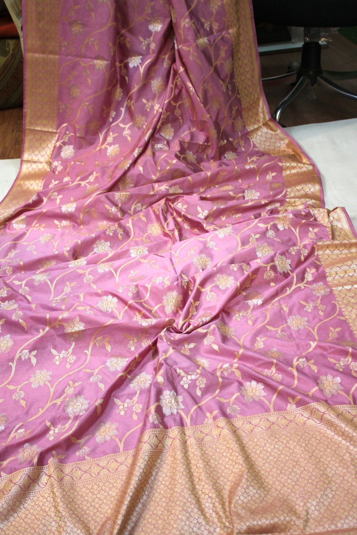 Pink Sona Rupa Katan Soft Butter Silk Handloom Banarasi Saree by Shades Of Benares - banarasi - banarasi saree shop