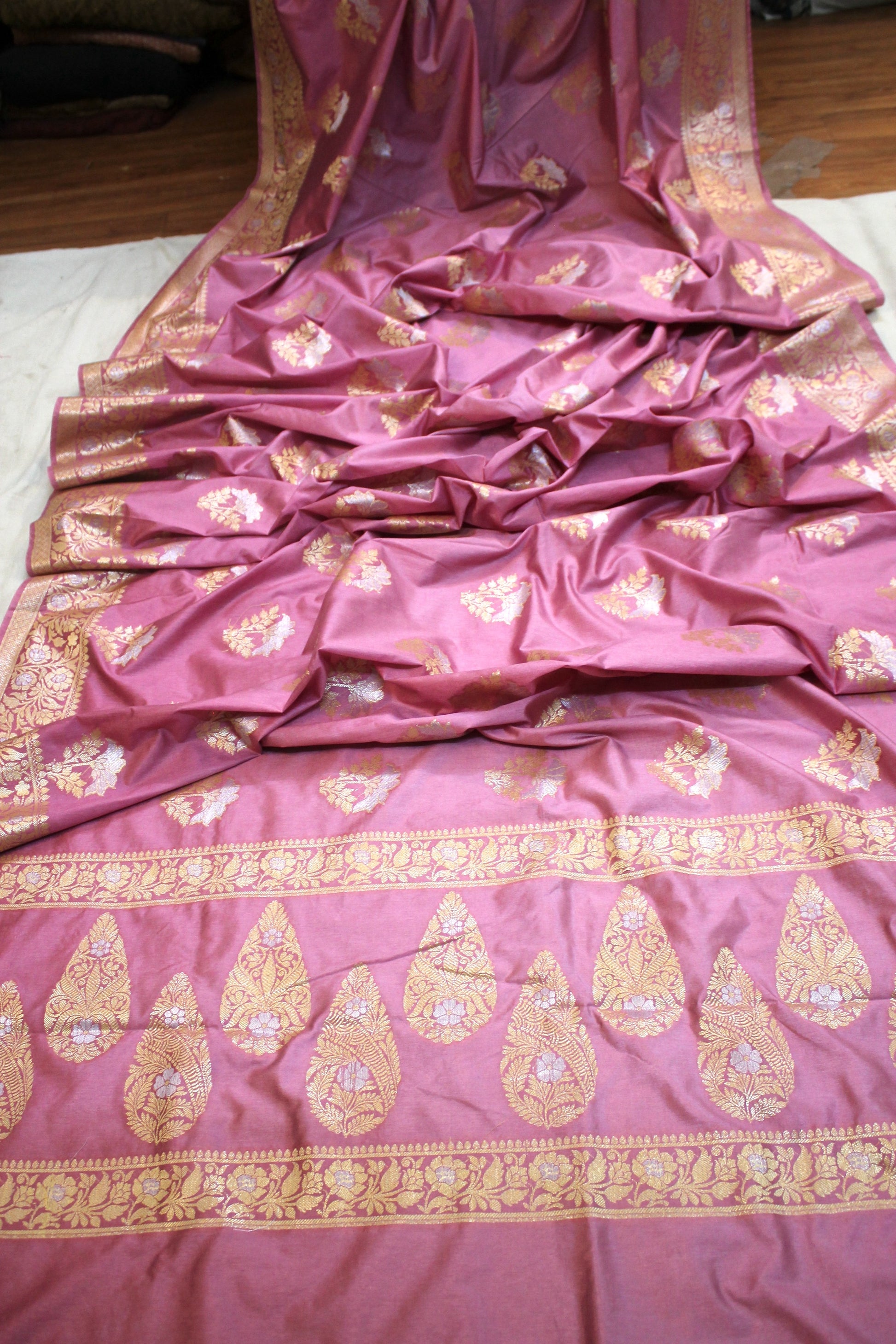 Pink Sona Rupa Buti Katan Soft Butter Silk Handloom Banarasi Saree by Shades Of Benares - banarasi - banarasi saree shop