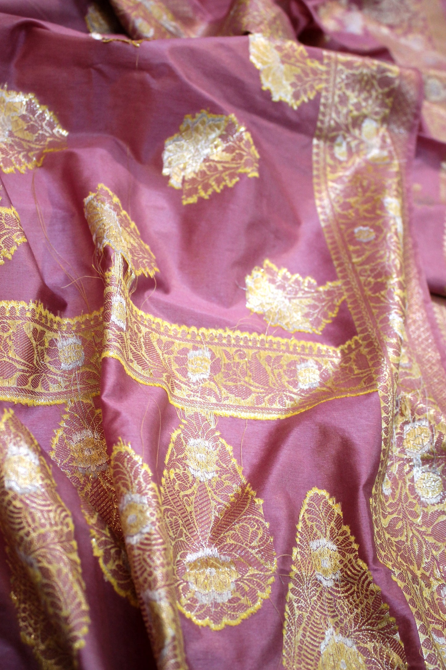 Pink Sona Rupa Buti Katan Soft Butter Silk Handloom Banarasi Saree by Shades Of Benares - banarasi - banarasi saree shop