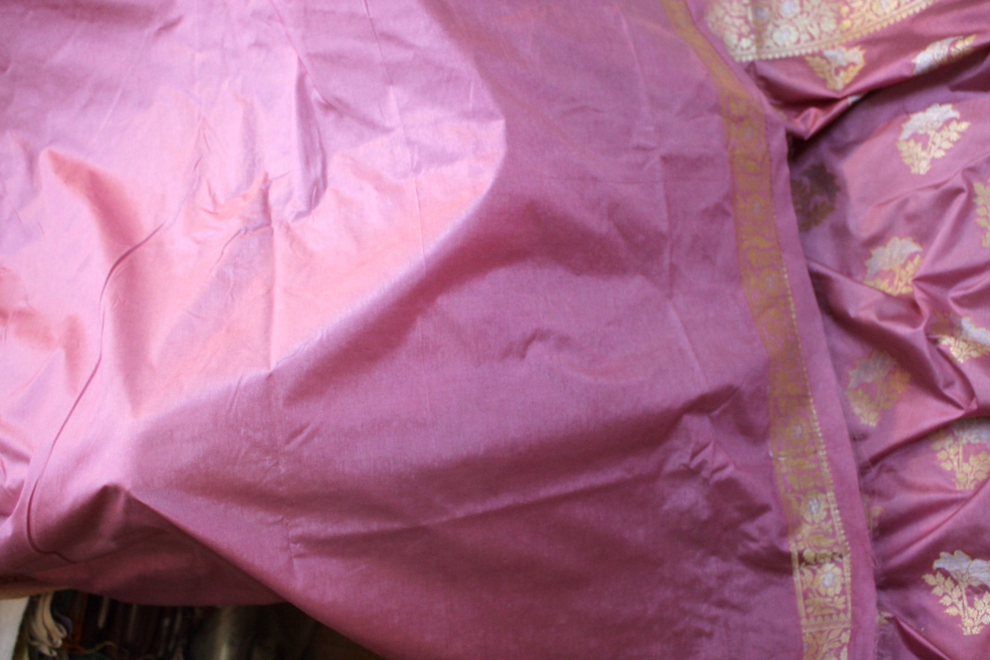 Pink Sona Rupa Buti Katan Soft Butter Silk Handloom Banarasi Saree by Shades Of Benares - banarasi - banarasi saree shop