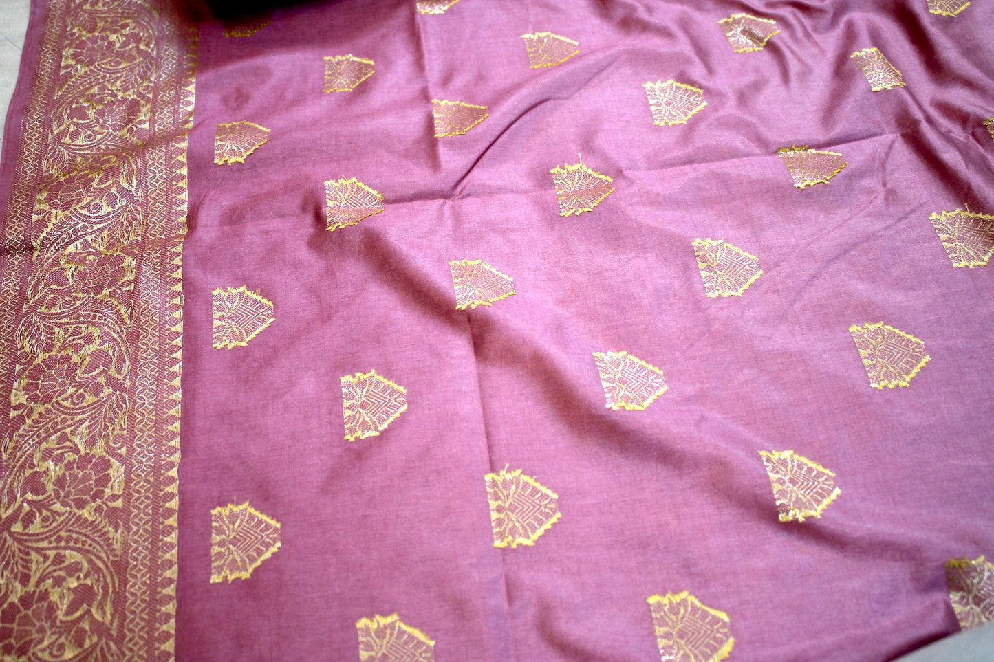 Pink Perfection: Buti Katan Soft Butter Silk Handloom Banarasi Saree by Shades Of Benares - banarasi - banarasi saree shop