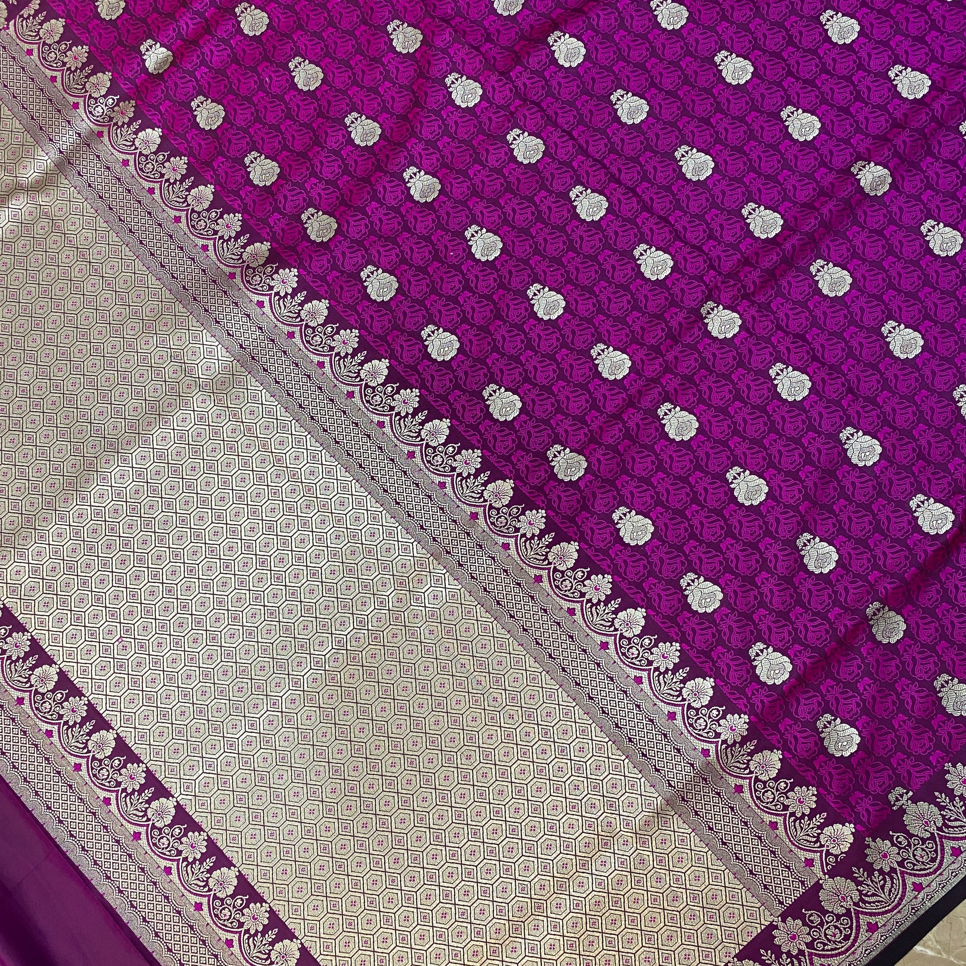 Royal Amethyst Luxe Couture Pure Silk Banarasi Saree by Shades Of Banaras - banarasi - banarasi saree shop - banarasi saree manufacturers - banarasi saree wholesale - banaraasi sarees - banarasi sari - banarasi saris
