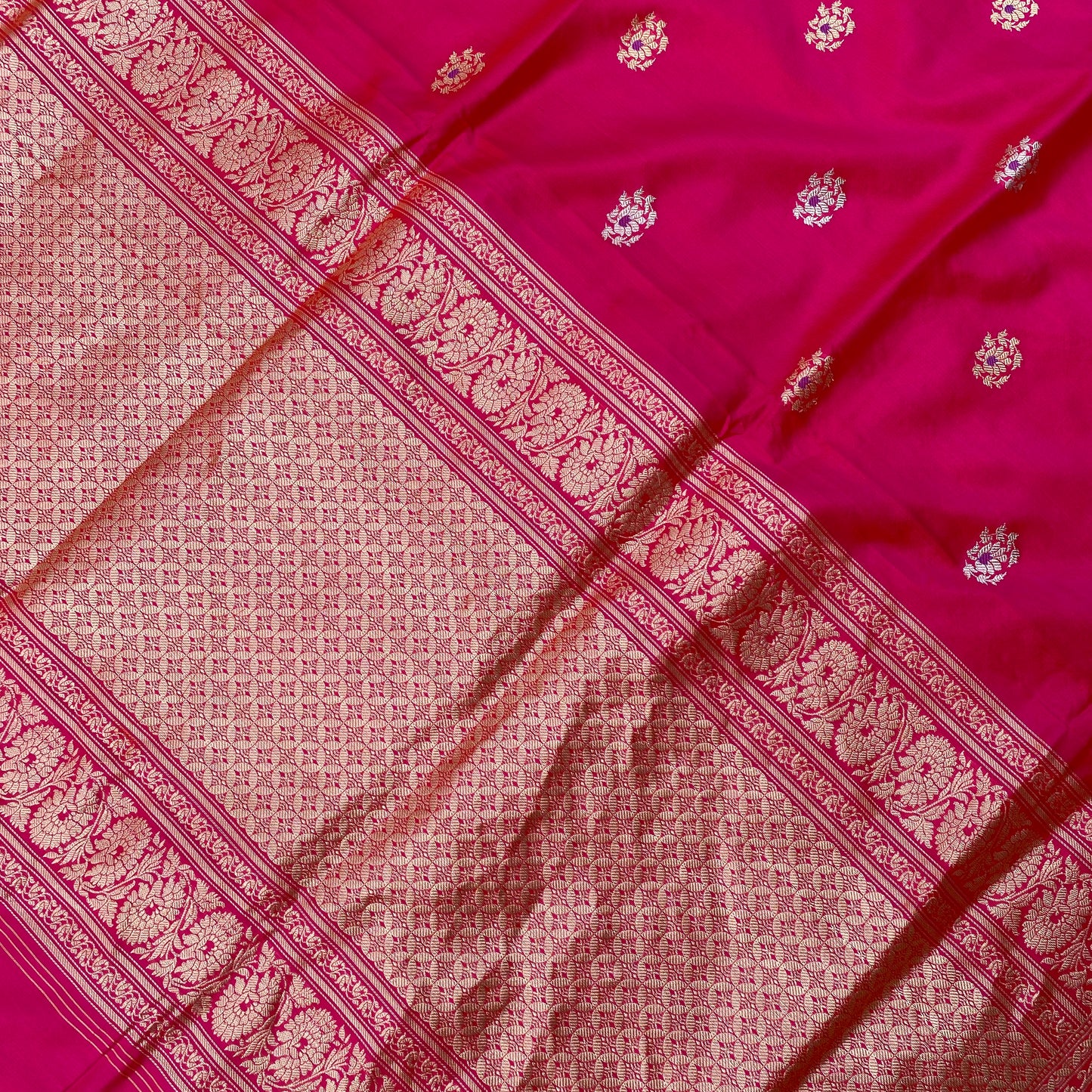 Rani Pink Luxe Kadhua Banarasi Saree by Shades Of Banaras - banarasi - banarasi saree shop - banarasi saree manufacturers - banarasi saree wholesale - banaraasi sarees - banarasi sari - banarasi saris