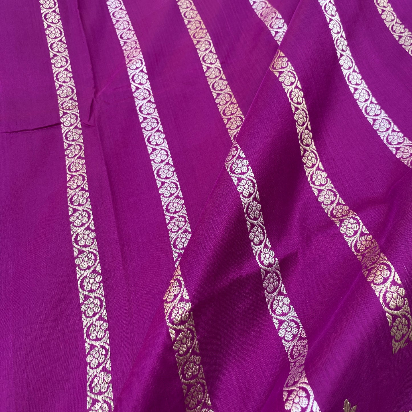 The Royal Violet Stripe Couture: Pure Silk Kadhua Banarasi Saree with Scallop Detailing by Shades Of Banaras - banarasi - banarasi saree shop - banarasi saree manufacturers - banarasi saree wholesale - banaraasi sarees - banarasi sari - banarasi saris