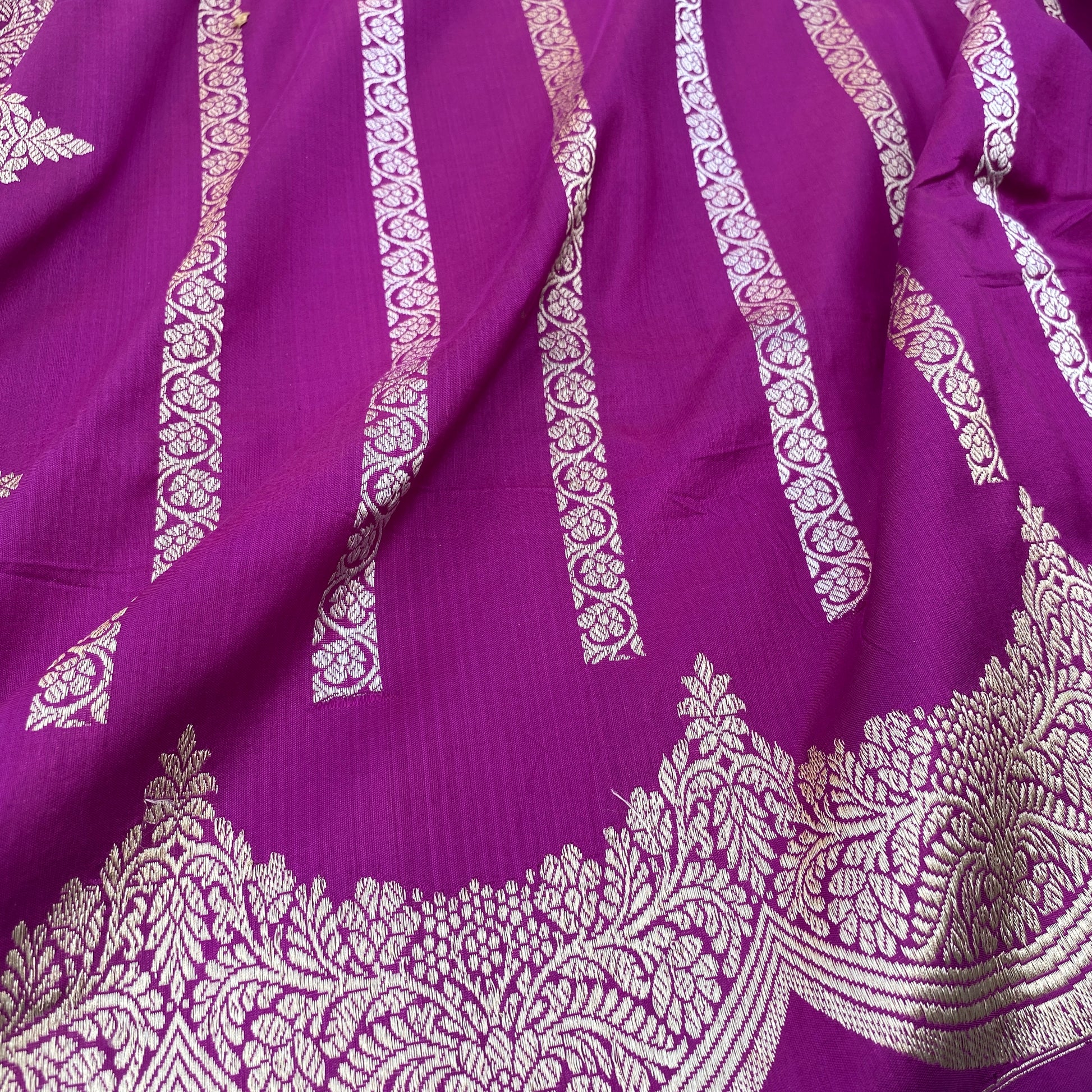 The Royal Violet Stripe Couture: Pure Silk Kadhua Banarasi Saree with Scallop Detailing by Shades Of Banaras - banarasi - banarasi saree shop - banarasi saree manufacturers - banarasi saree wholesale - banaraasi sarees - banarasi sari - banarasi saris