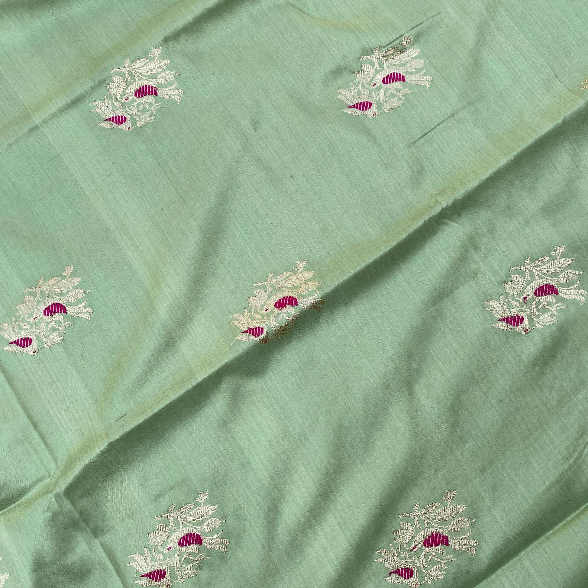 Luxe Pastel Green Pure Silk Kadhua Banarasi Saree by Shades Of Banaras - banarasi - banarasi saree shop - banarasi saree manufacturers - banarasi saree wholesale - banaraasi sarees - banarasi sari - banarasi saris