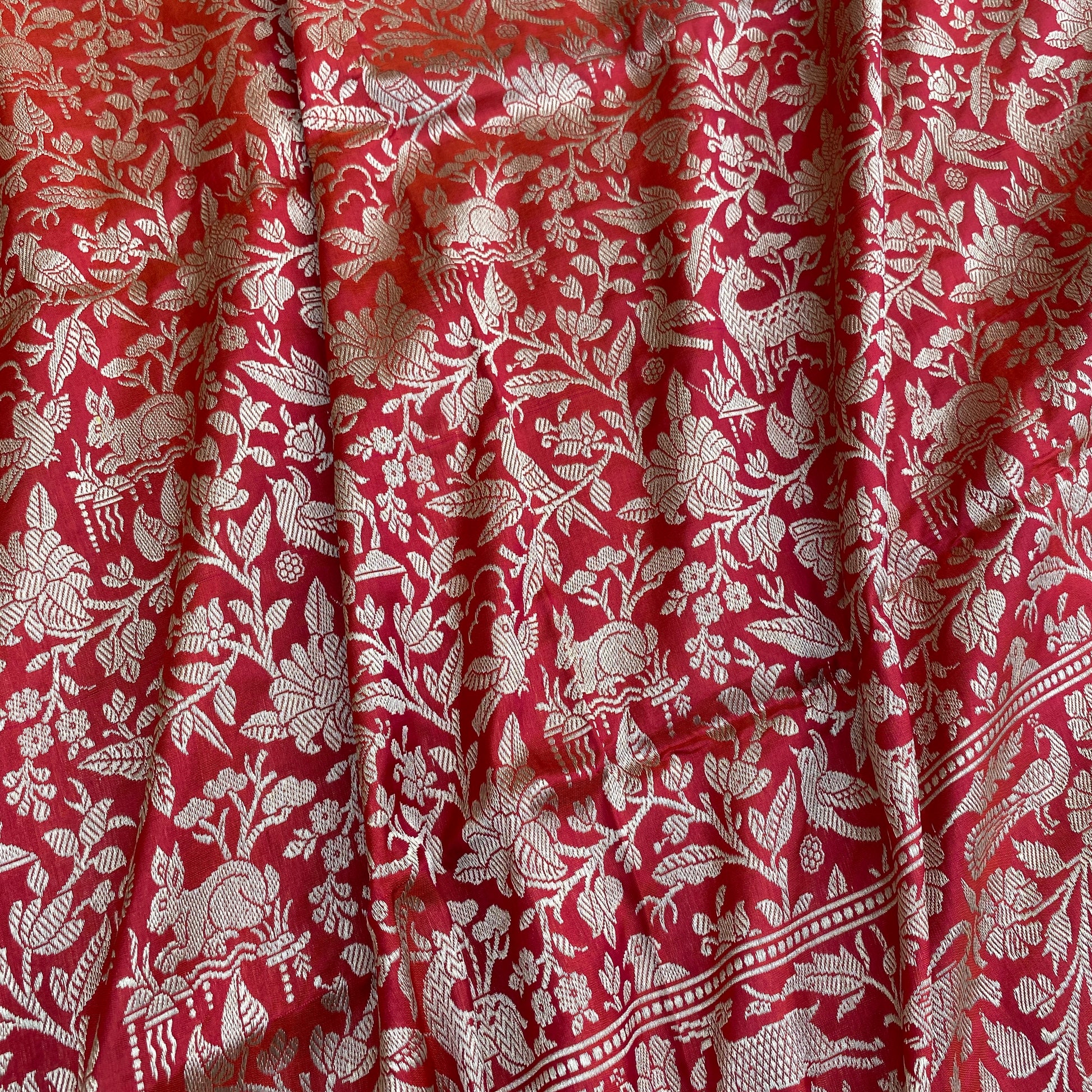 Luxe Heritage: The Crimson Shikaargaah Couture Pure Silk Banarasi Saree by Shades Of Banaras - banarasi - banarasi saree shop - banarasi saree manufacturers - banarasi saree wholesale - banaraasi sarees - banarasi sari - banarasi saris