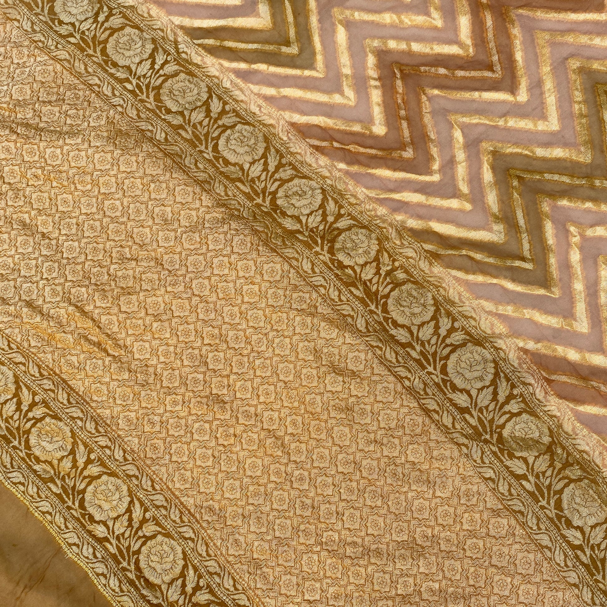 Peach & Brown Luxe Banarasi Saree in Pure Khaddi Georgette by Shades Of Banaras - banarasi - banarasi saree shop - banarasi saree manufacturers - banarasi saree wholesale - banaraasi sarees - banarasi sari - banarasi saris