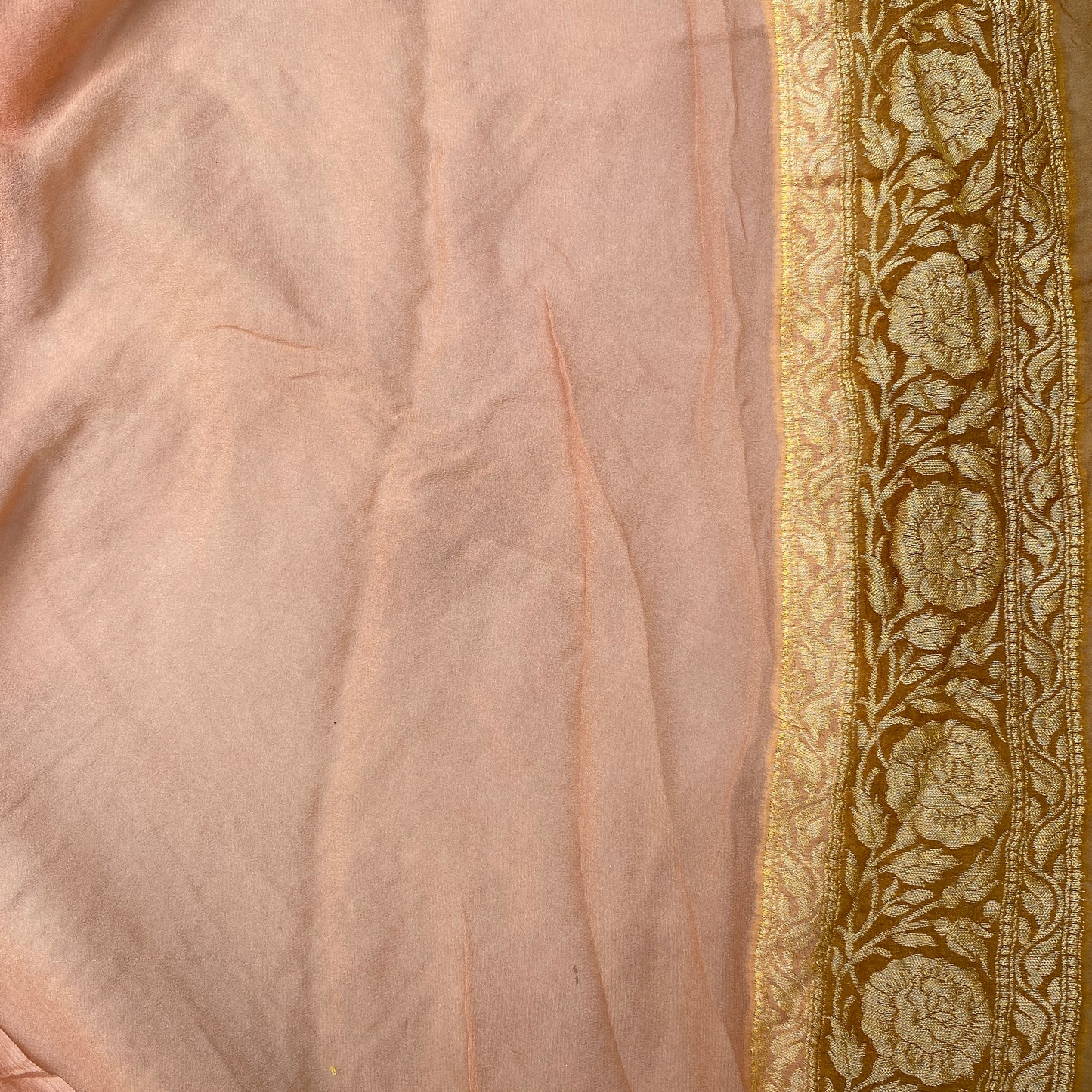 Peach & Brown Luxe Banarasi Saree in Pure Khaddi Georgette by Shades Of Banaras - banarasi - banarasi saree shop - banarasi saree manufacturers - banarasi saree wholesale - banaraasi sarees - banarasi sari - banarasi saris