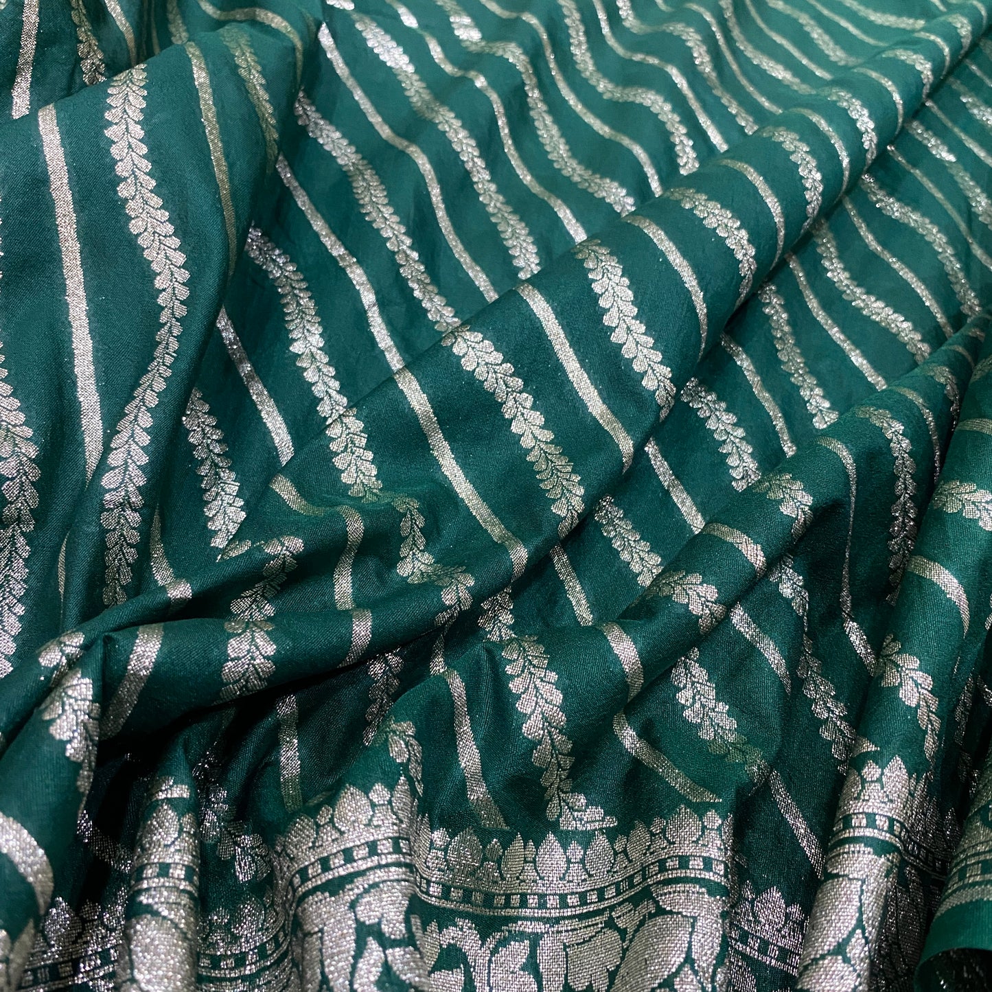 Emerald Aura: The Luxe Bottle Green Summer Silk Couture Sari by Shades Of Banaras - banarasi - banarasi saree shop - banarasi saree manufacturers - banarasi saree wholesale - banaraasi sarees - banarasi sari - banarasi saris - silk saree - silk sari - wedding saree - wedding sari - designer sari - wedding collection - gifting