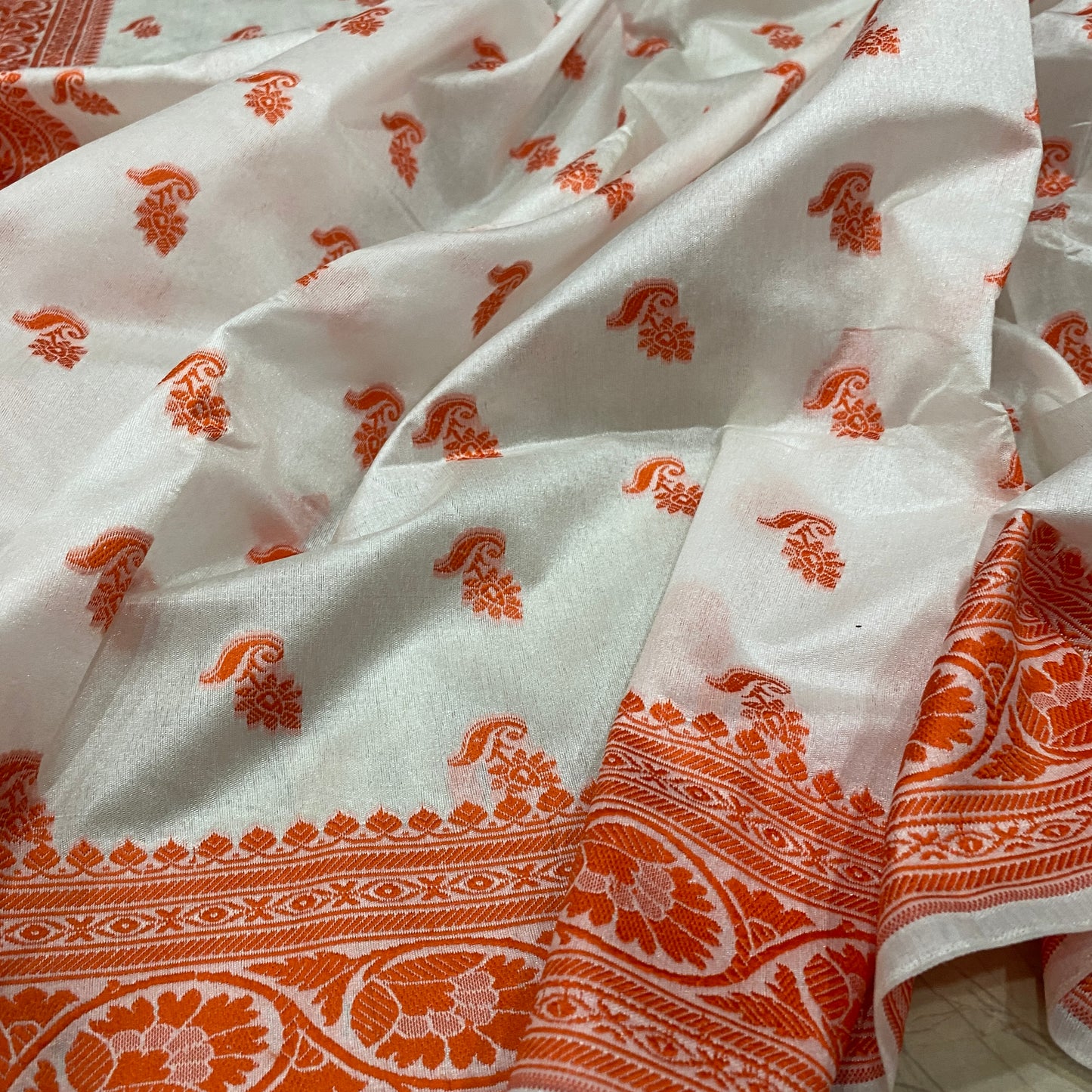 White & Peach-Orange Hand-Embroidered Cotton Banarasi Sari by Shades Of Banaras - banarasi - banarasi saree shop - banarasi saree manufacturers - banarasi saree wholesale - banaraasi sarees - banarasi sari - banarasi saris - silk saree - silk sari - wedding saree - wedding sari - designer sari - wedding collection - gifting