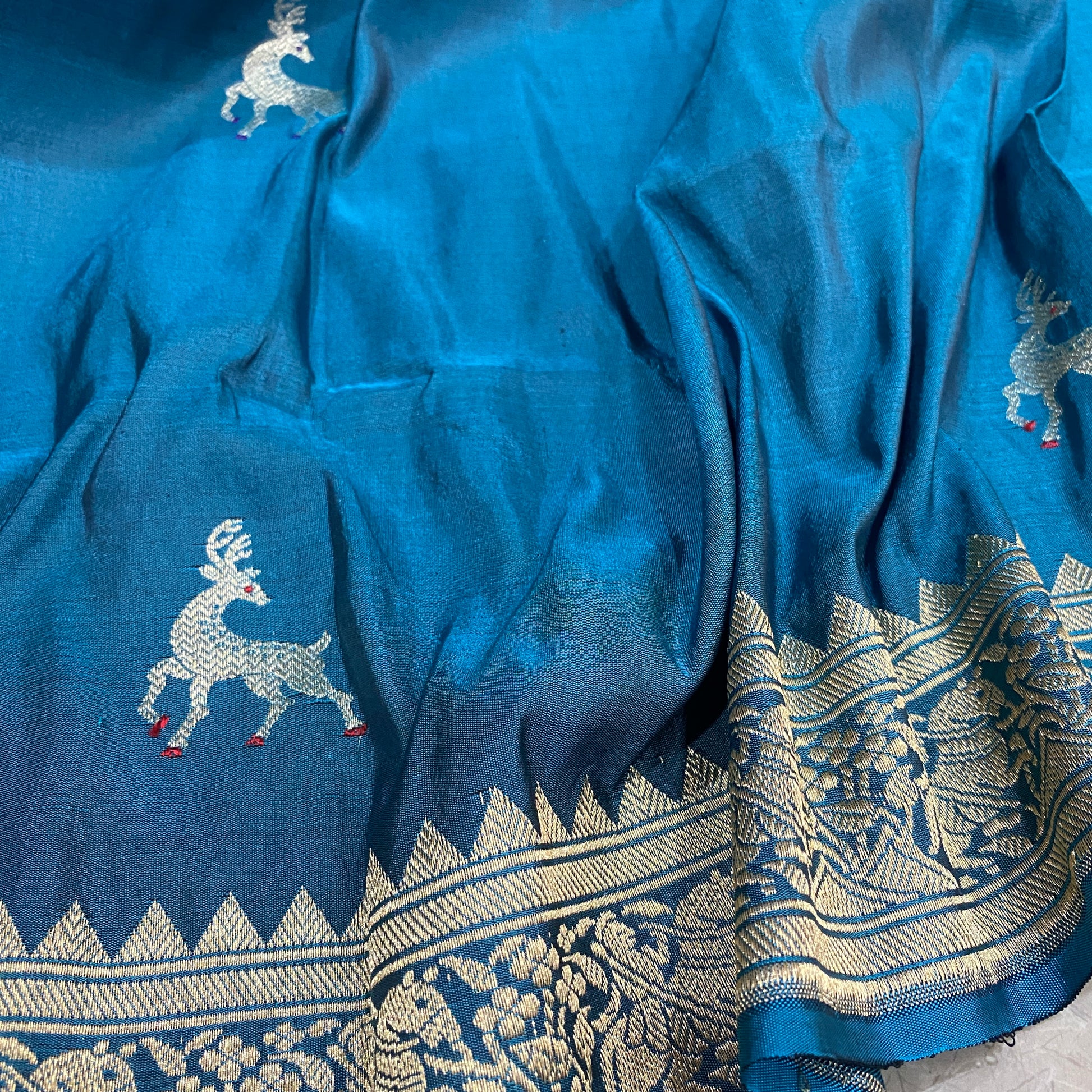 The Blue Royale: Pure Silk Kadwa Shikaargaah Banarasi Saree by Shades Of Banaras - banarasi - banarasi saree shop - banarasi saree manufacturers - banarasi saree wholesale - banaraasi sarees - banarasi sari - banarasi saris - silk saree - silk sari - wedding saree - wedding sari - designer sari - wedding collection - gifting