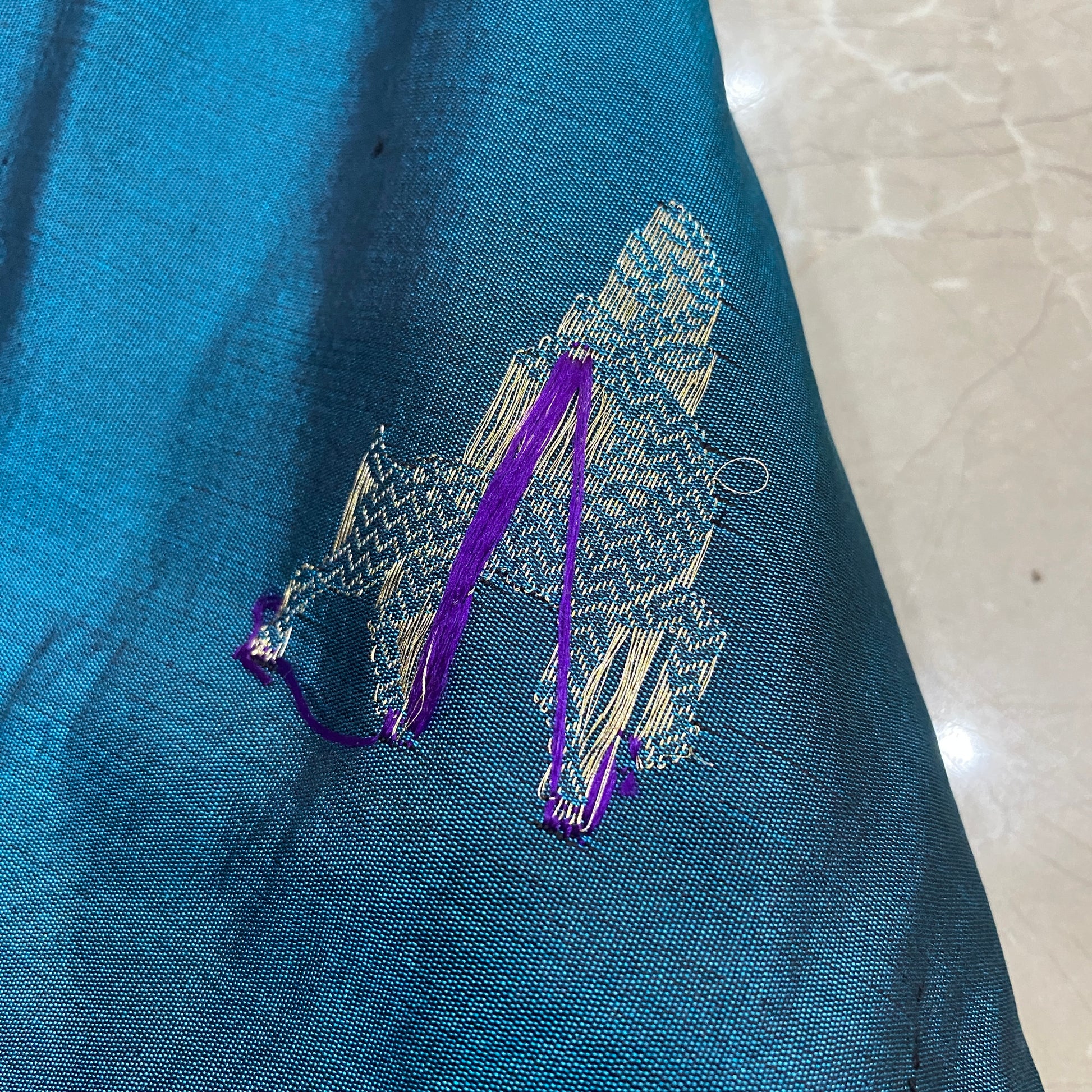 The Blue Royale: Pure Silk Kadwa Shikaargaah Banarasi Saree by Shades Of Banaras - banarasi - banarasi saree shop - banarasi saree manufacturers - banarasi saree wholesale - banaraasi sarees - banarasi sari - banarasi saris - silk saree - silk sari - wedding saree - wedding sari - designer sari - wedding collection - gifting