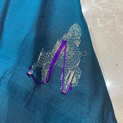 The Blue Royale: Pure Silk Kadwa Shikaargaah Banarasi Saree by Shades Of Banaras - banarasi - banarasi saree shop - banarasi saree manufacturers - banarasi saree wholesale - banaraasi sarees - banarasi sari - banarasi saris - silk saree - silk sari - wedding saree - wedding sari - designer sari - wedding collection - gifting