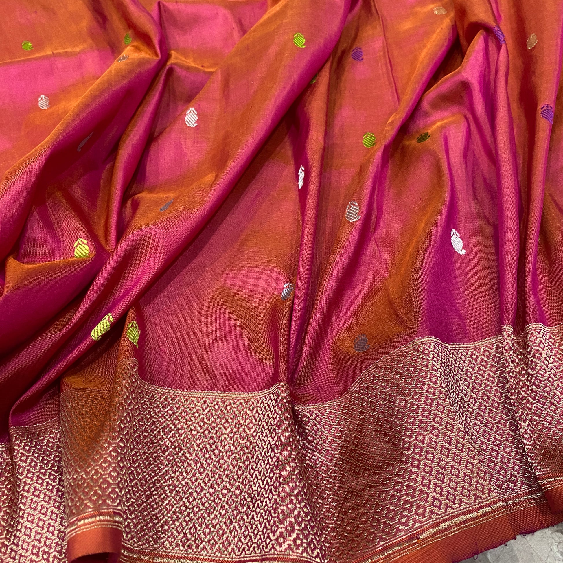 Luxe Rose-Gold Radiance: Handwoven Pure Silk Banarasi Saree by Shades Of Banaras - banarasi - banarasi saree shop - banarasi saree manufacturers - banarasi saree wholesale - banaraasi sarees - banarasi sari - banarasi saris - silk saree - silk sari - wedding saree - wedding sari - designer sari - wedding collection - gifting