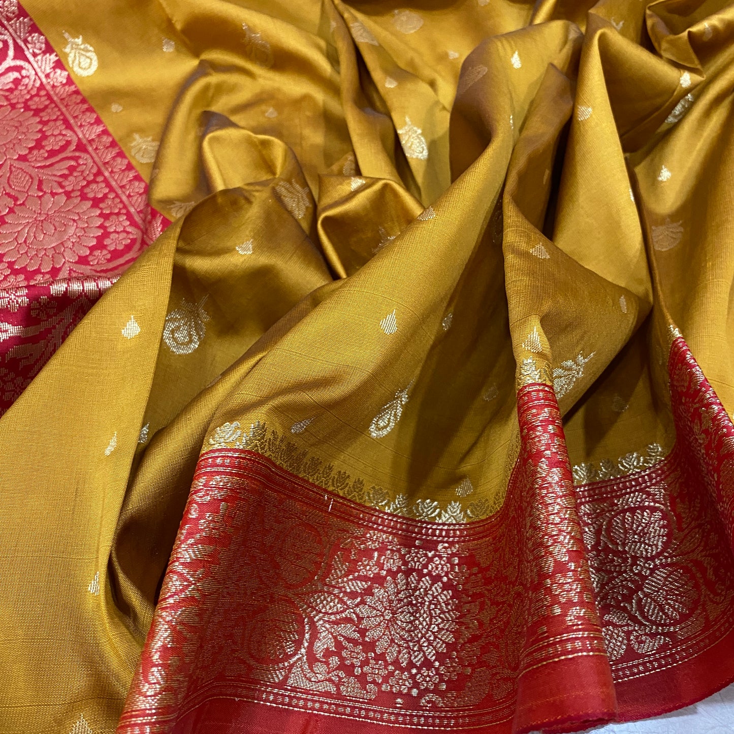 Golden Amber & Crimson Luxe: Handwoven Silk Banarasi Saree