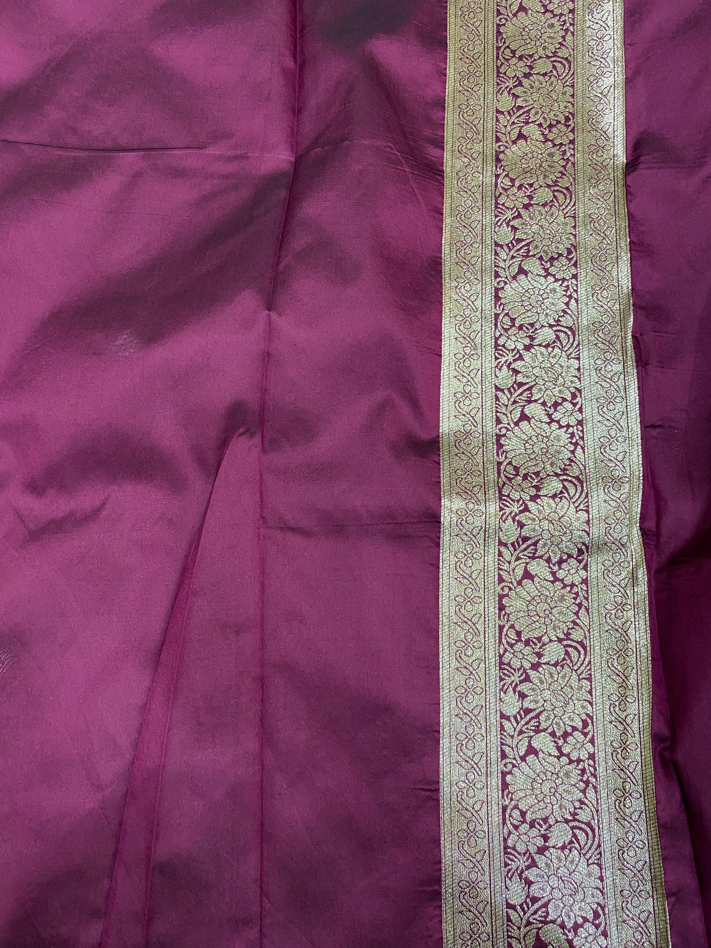 Magenta Luxe Silk Banarasi Saree – Royal Matt Gold Buti Handloom Drape