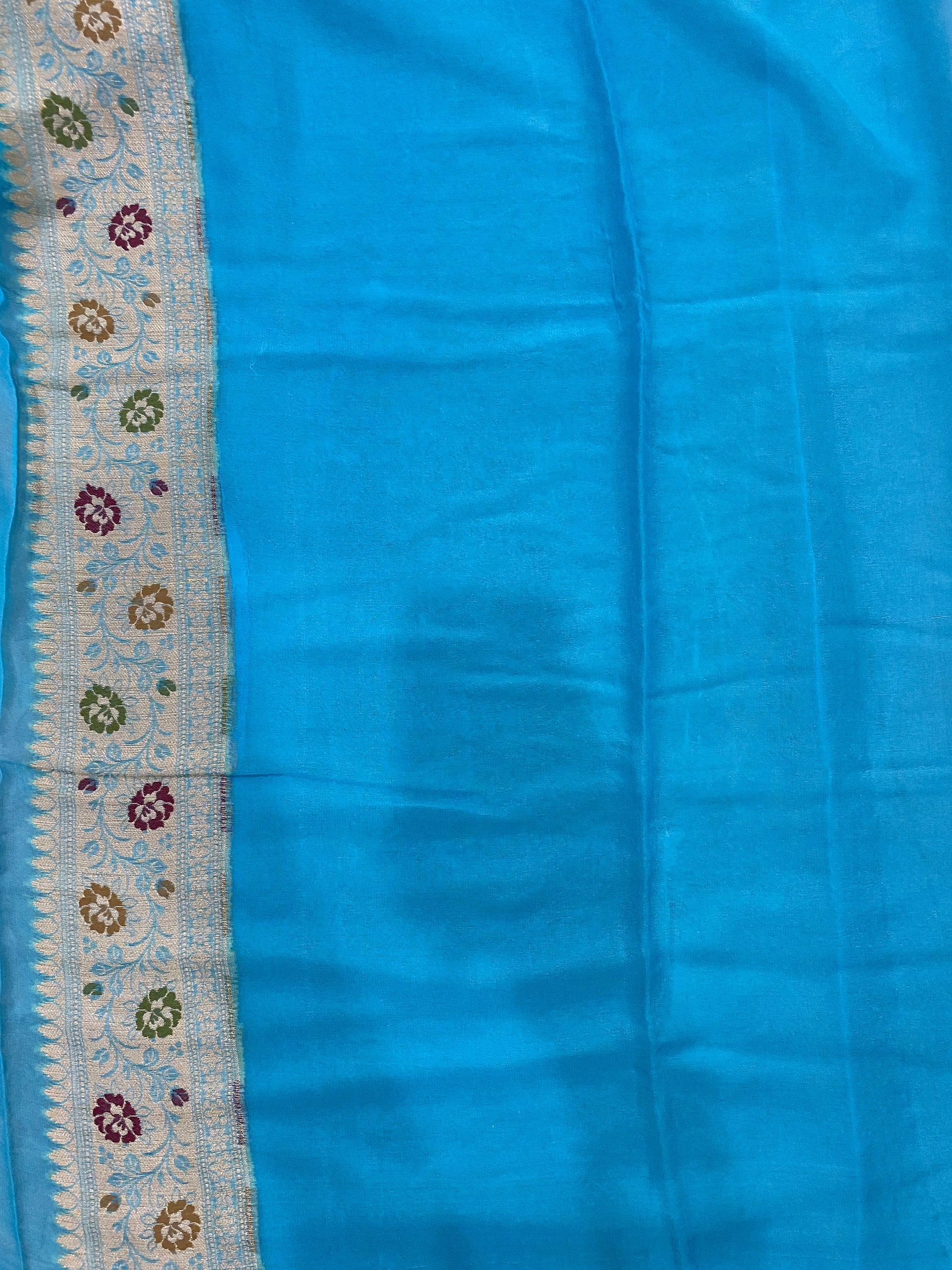 The Celestia Luxe Bellezza Pure Khaddi Georgette Banarasi Saree by Shades Of Banaras - banarasi - banarasi saree shop - banarasi saree manufacturers - banarasi saree wholesale - banaraasi sarees - banarasi sari - banarasi saris - silk saree - silk sari - wedding saree - wedding sari - designer sari - wedding collection - gifting