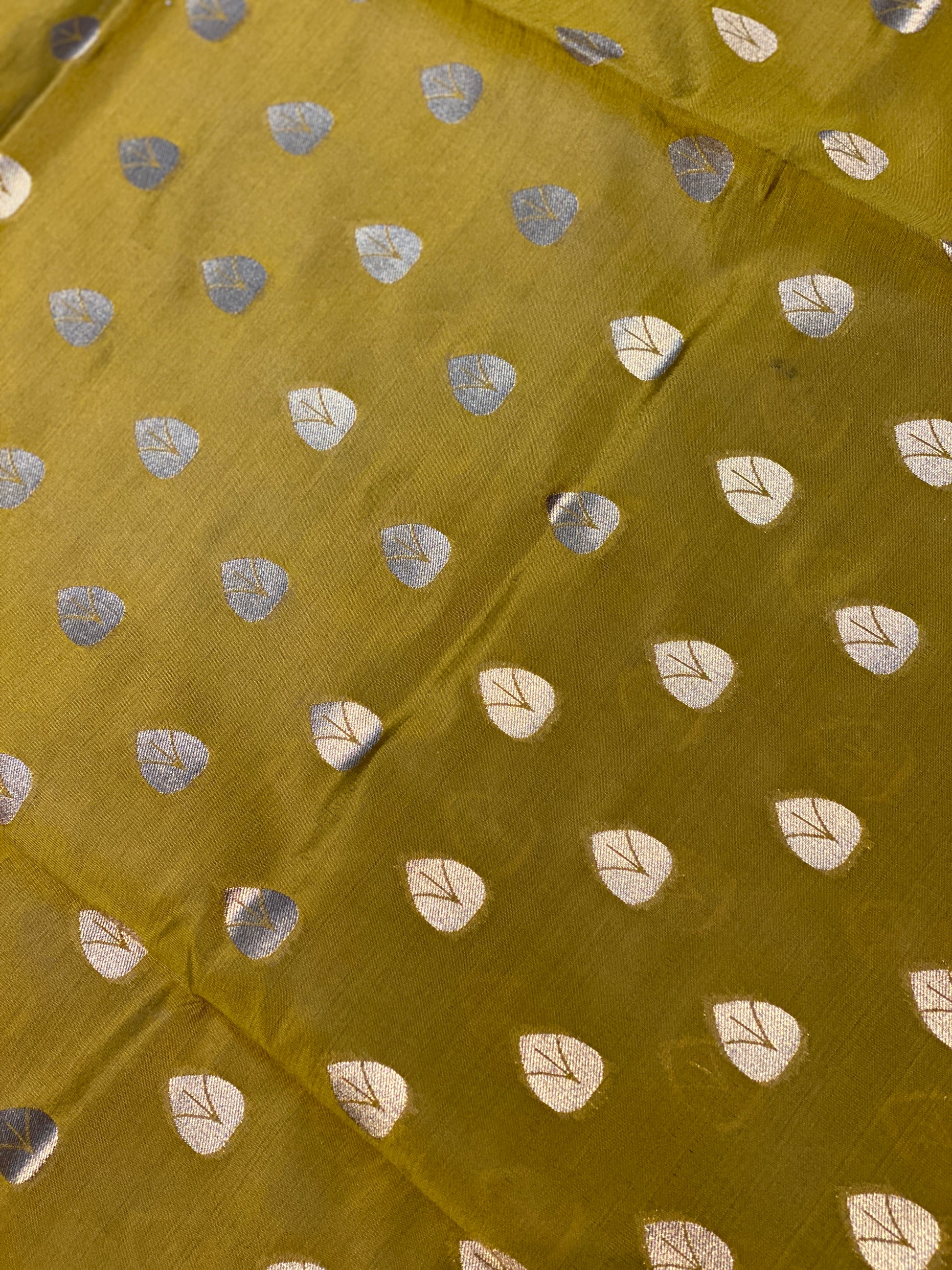 Mehendi Green Handloom Banarasi Silk Saree with Paithani Pallu by Shades Of Benares - banarasi - banarasi saree shop - banarasi saree manufacturers - banarasi saree wholesale - banaraasi sarees