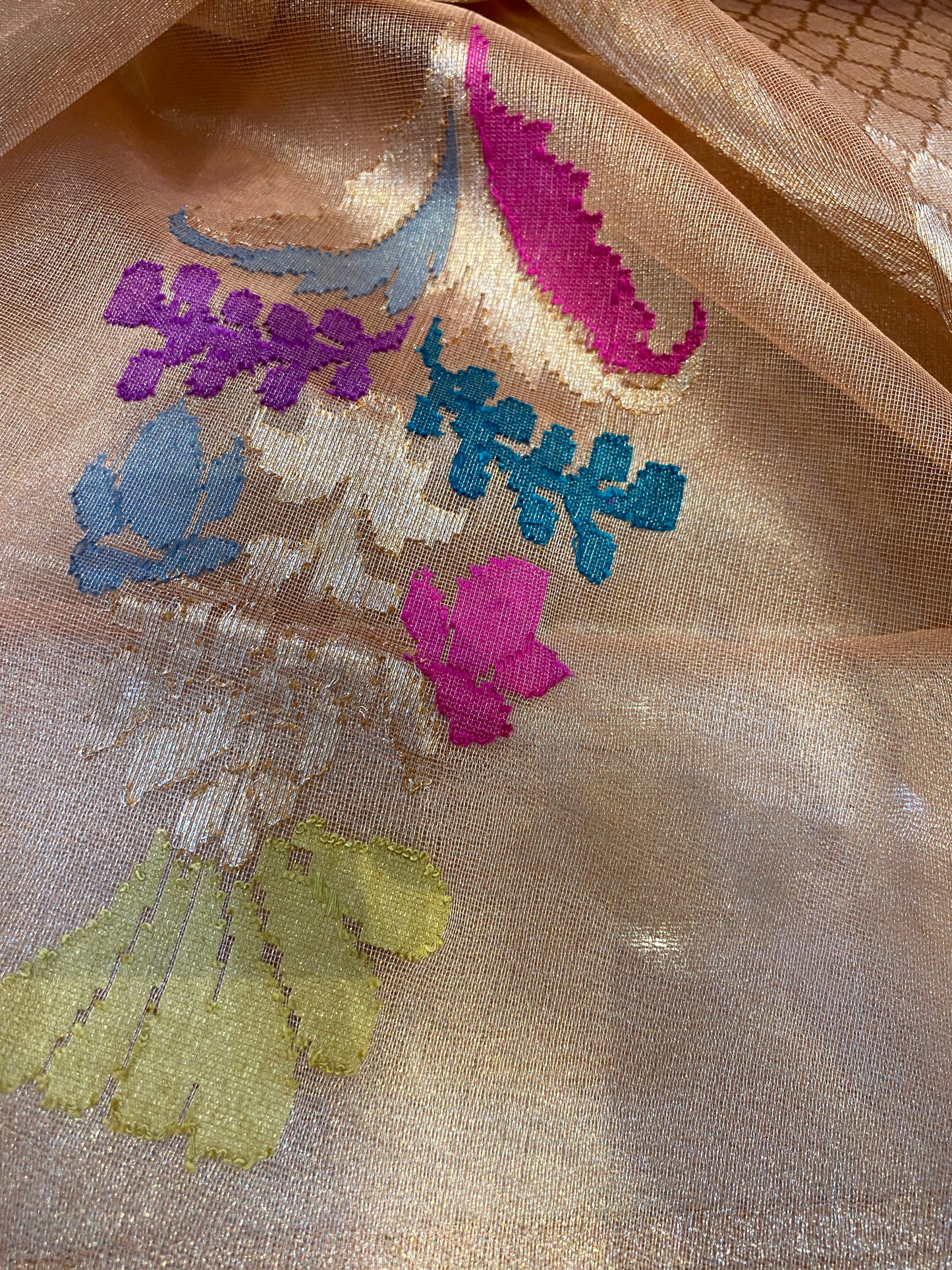 Peach Tissue Silk Banarasi Saree with Kadhwa Minakari Motifs by Shades Of Benares - banarasi - banarasi saree shop - banarasi saree manufacturers - banarasi saree wholesale - banaraasi sarees