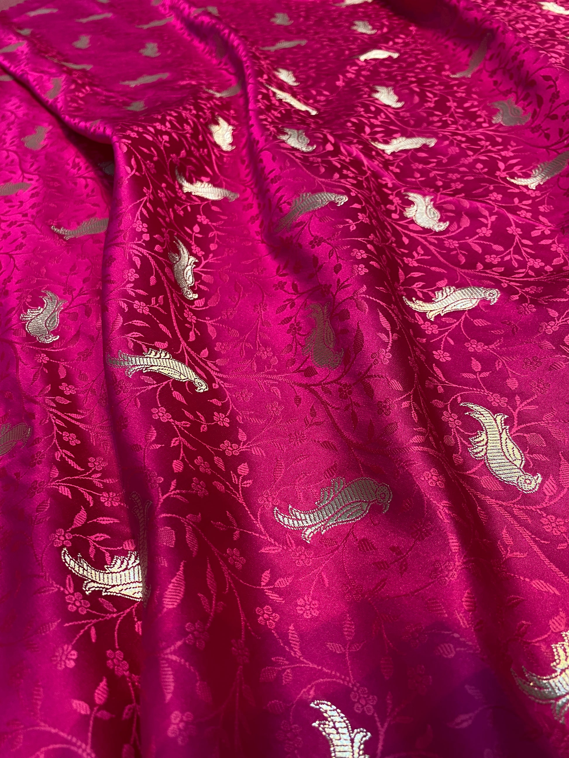 Rani Pink Pure Silk Banarasi Saree with Tanchui Weave & Bird Motifs by Shades Of Benares - banarasi - banarasi saree shop - banarasi saree manufacturers - banarasi saree wholesale - banaraasi sarees