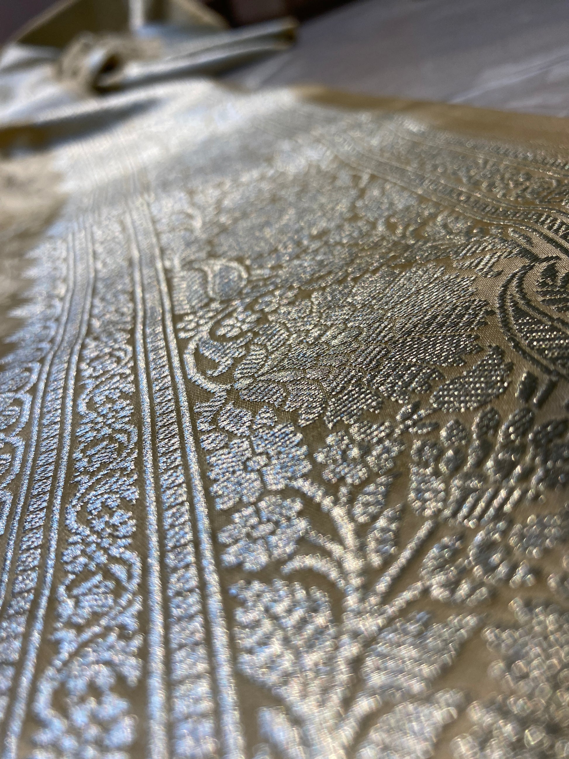 Beige Pure Silk Banarasi Saree with Tanchui Weave & Bird Motifs by Shades Of Benares - banarasi - banarasi saree shop - banarasi saree manufacturers - banarasi saree wholesale - banaraasi sarees