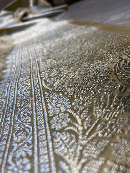 Beige Pure Silk Banarasi Saree with Tanchui Weave & Bird Motifs by Shades Of Benares - banarasi - banarasi saree shop - banarasi saree manufacturers - banarasi saree wholesale - banaraasi sarees