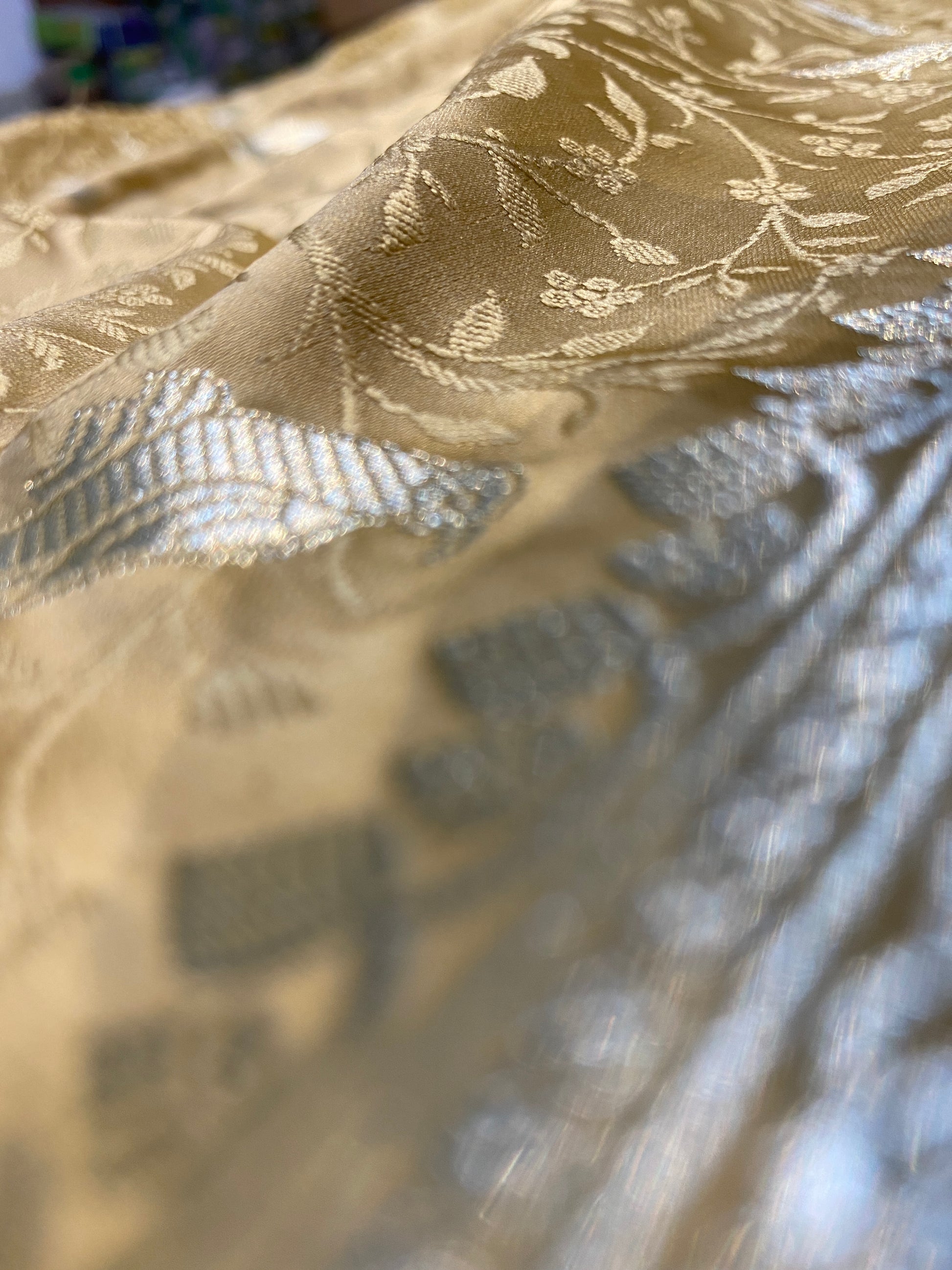 Beige Pure Silk Banarasi Saree with Tanchui Weave & Bird Motifs by Shades Of Benares - banarasi - banarasi saree shop - banarasi saree manufacturers - banarasi saree wholesale - banaraasi sarees