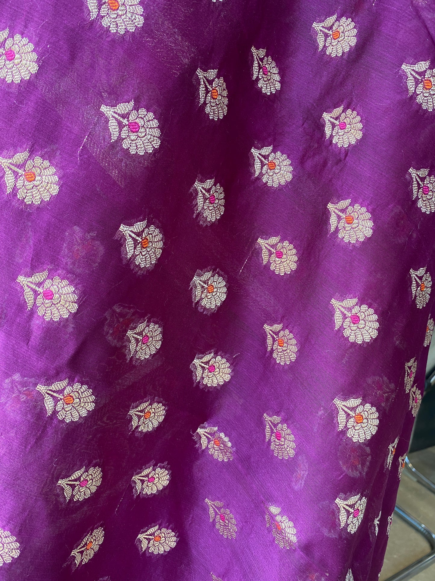 Magenta Handloom Pure Chanderi Silk Banarasi Saree With Gold Zari Butis by Shades Of Banaras - banarasi - banarasi saree shop - banarasi saree manufacturers - banarasi saree wholesale - banaraasi sarees